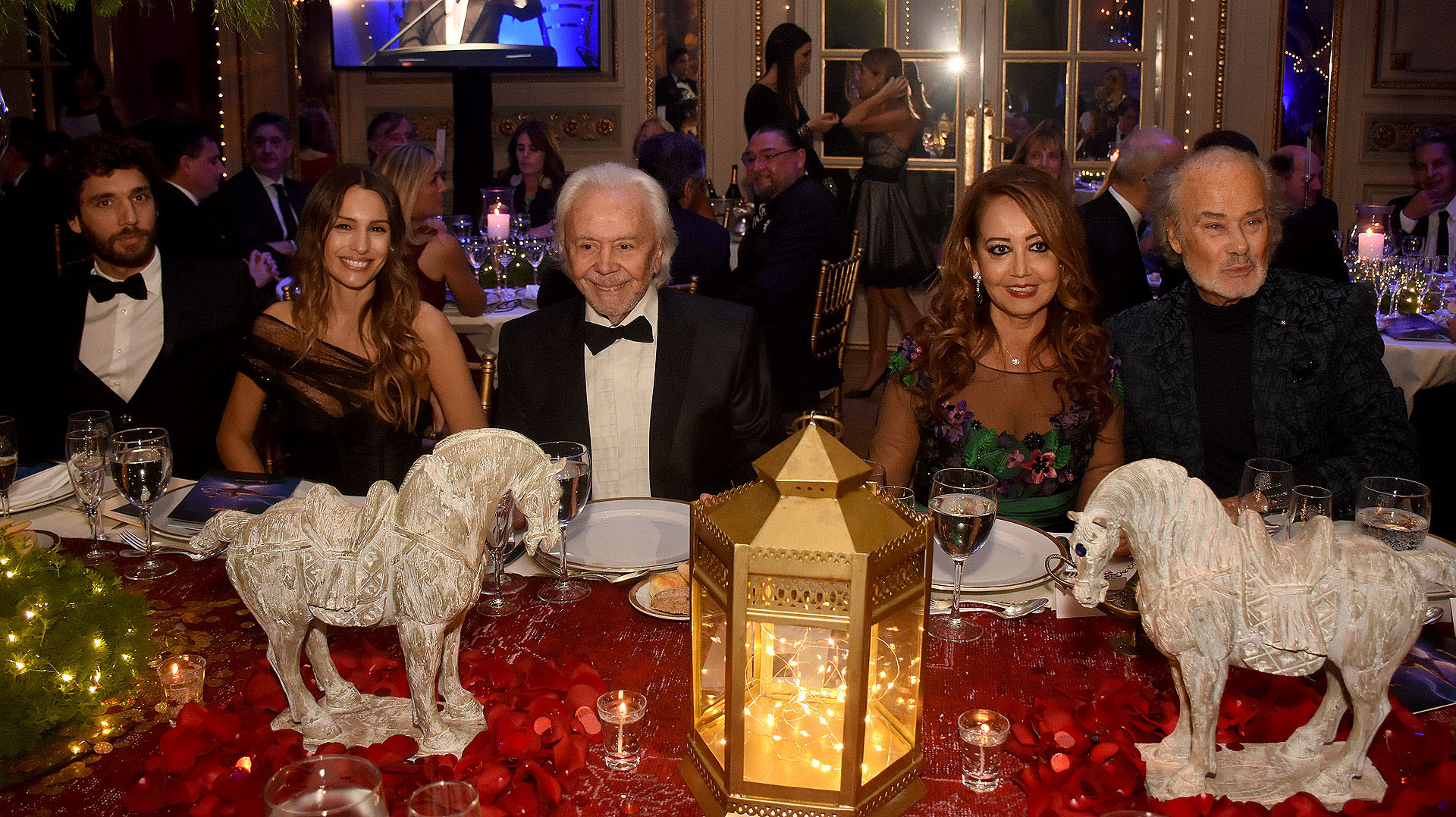 Mariano Balcarce, Carolina “Pampita” Ardohain, Guido Parisier, Mónica Parisier y Gino Bogani