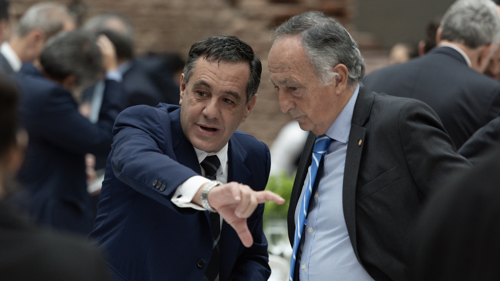 El ministro de Educación Alejandro Finocchiaro con el titular de la UIA Miguel Acevedo