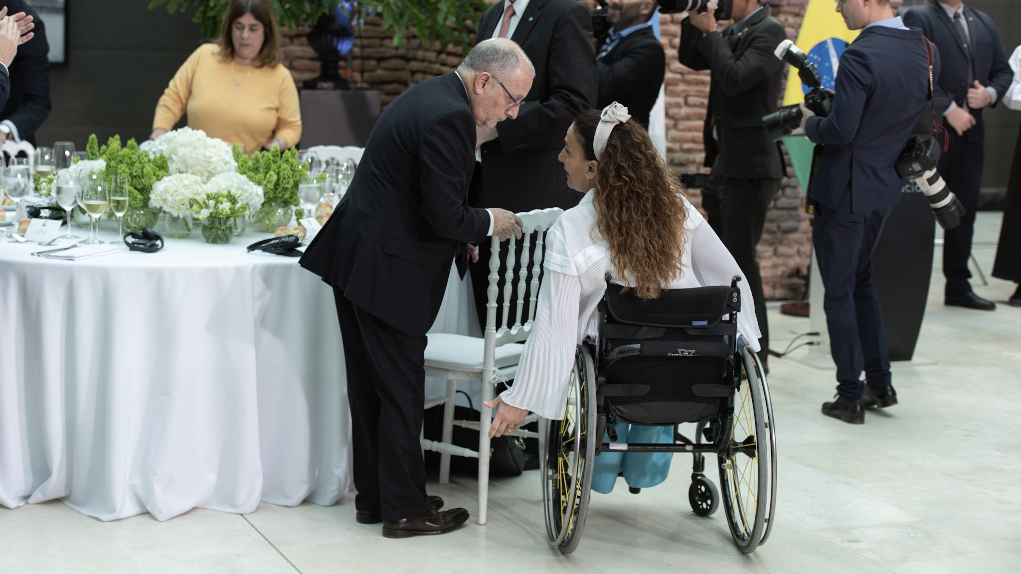 Faurie dialoga con la vicepresidente Gabriela Michetti