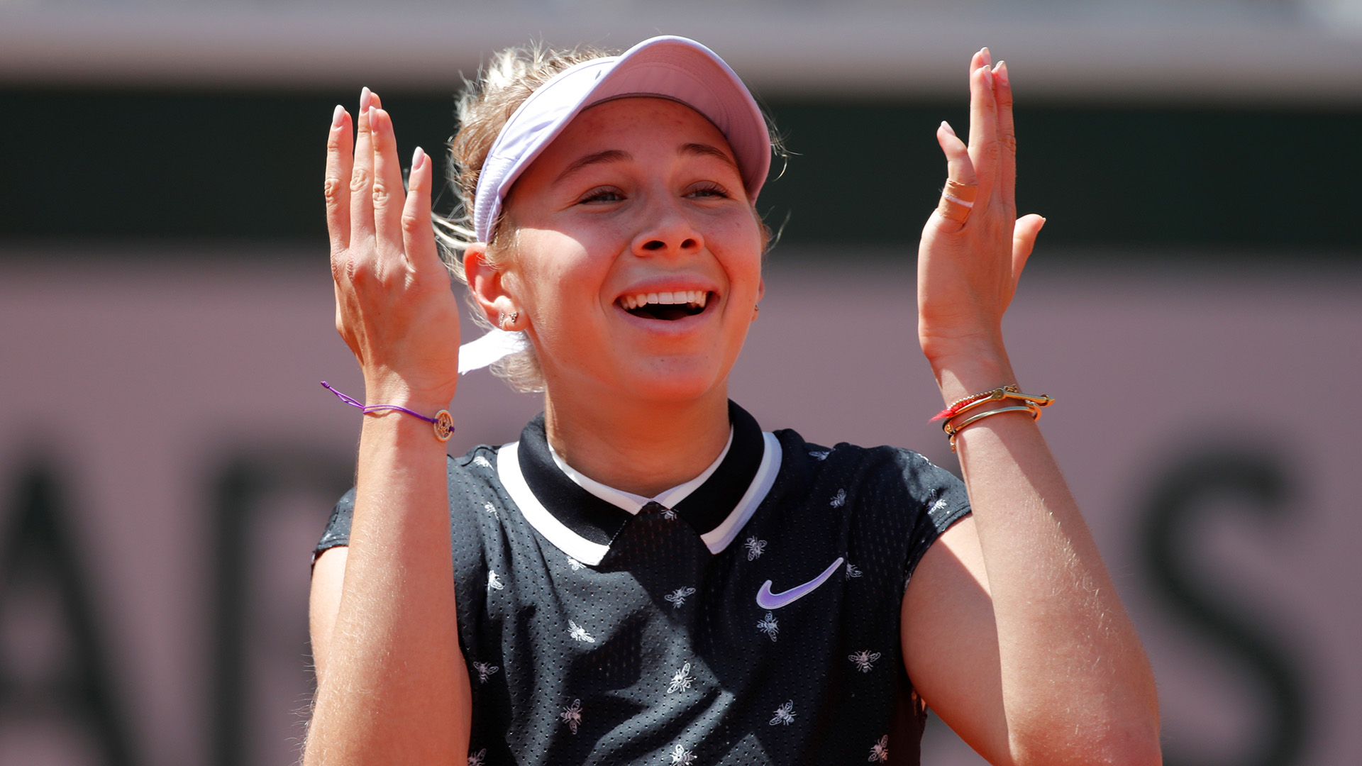 El momento de la felicidad cuando concretó la hazaña de llegar a las semifinales en París. (Foto: REUTERS/Charles Platiau)