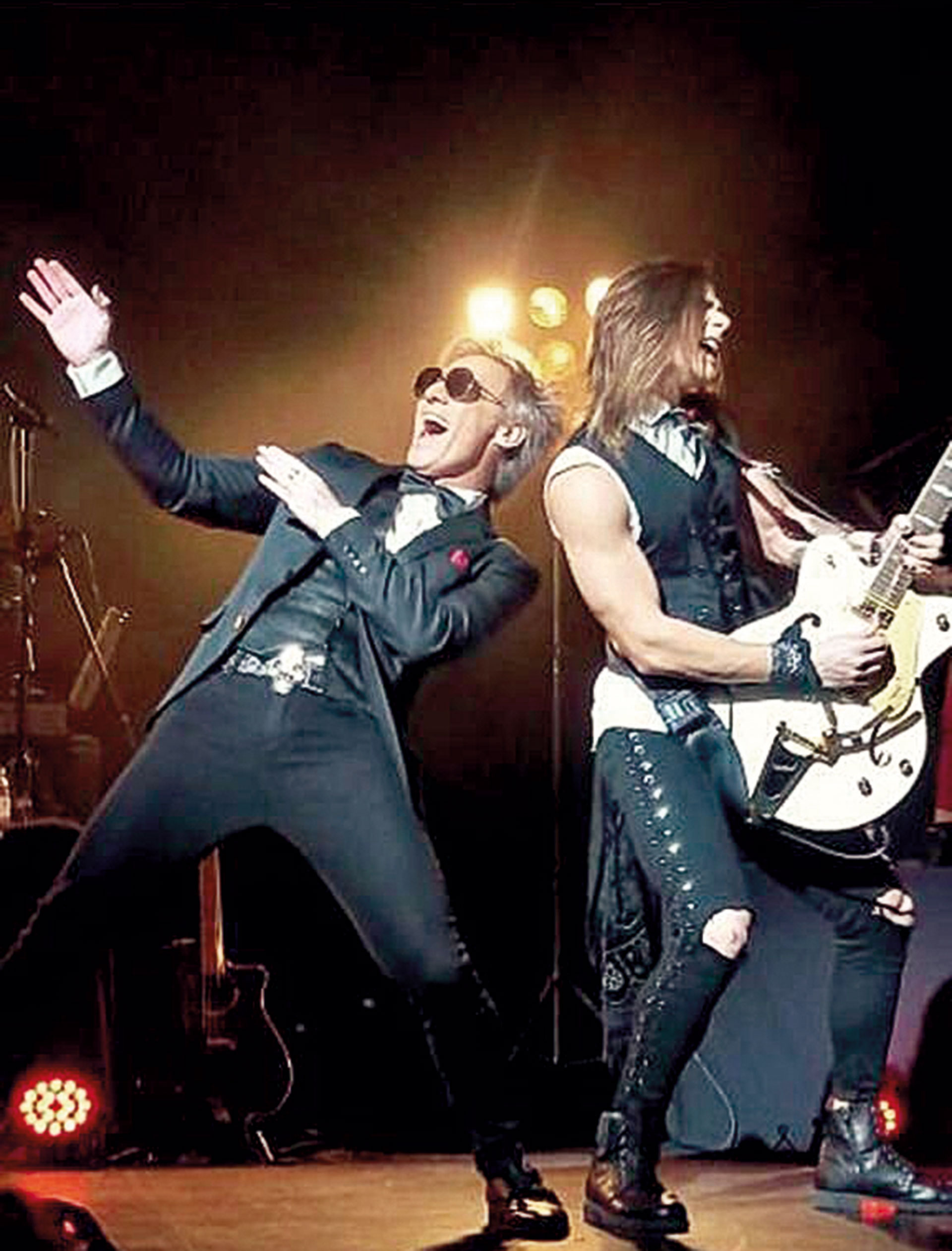 El 12 de junio regresará al teatro Maipo para presentar Viva todo, su espectáculo de rock, romance y risas ya aplaudido por más de 250 mil personas en Argentina y Uruguay, donde toca con su hijo Fran (22).