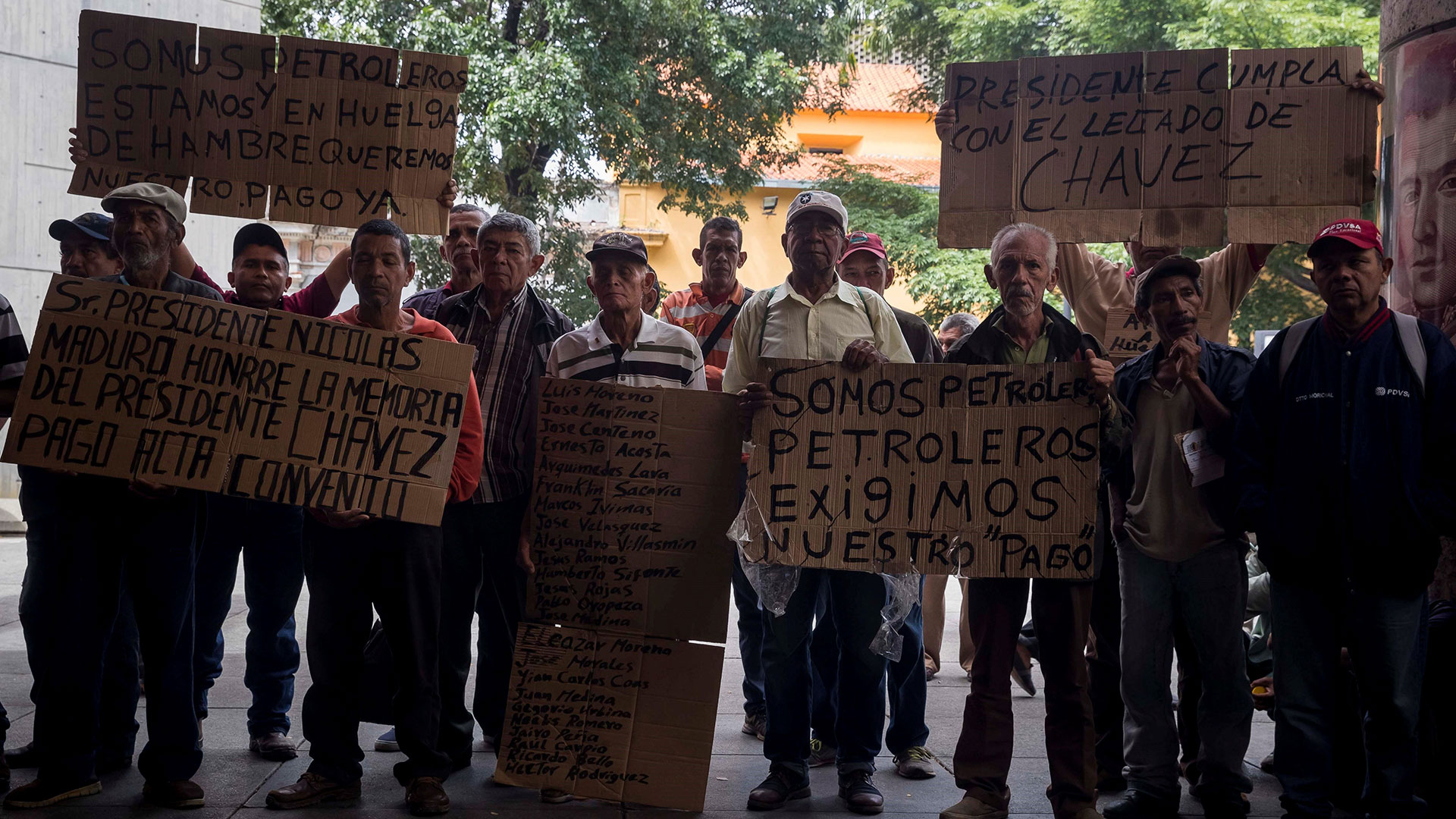 Los manifestantes tienen carteles (EFE)