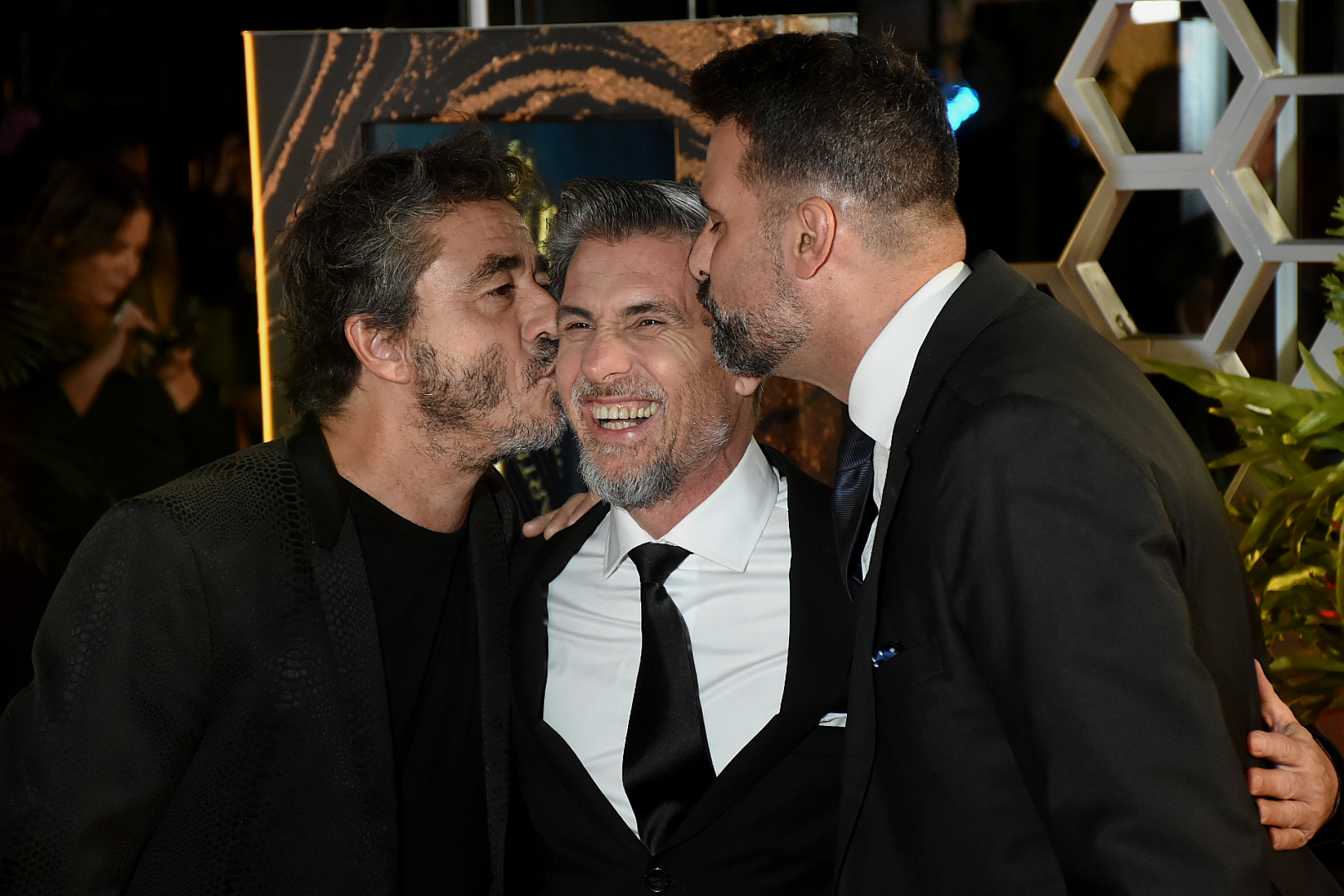 ¡Beso para el Chato Prada! José María Listorti y Pablo Granados le pusieron humor a la fiesta