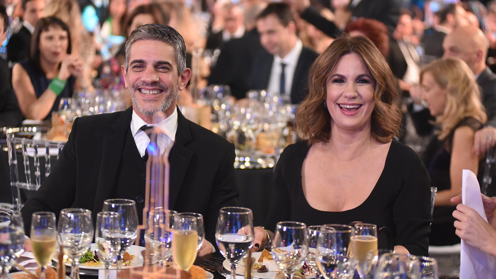 Pablo Echarri y Nancy Dupláa. La actriz celebró el Martín Fierro de Carla Peterson, categoría en la que ella también estaba nominada por su excelente trabajo en 100 días para enamorarse
