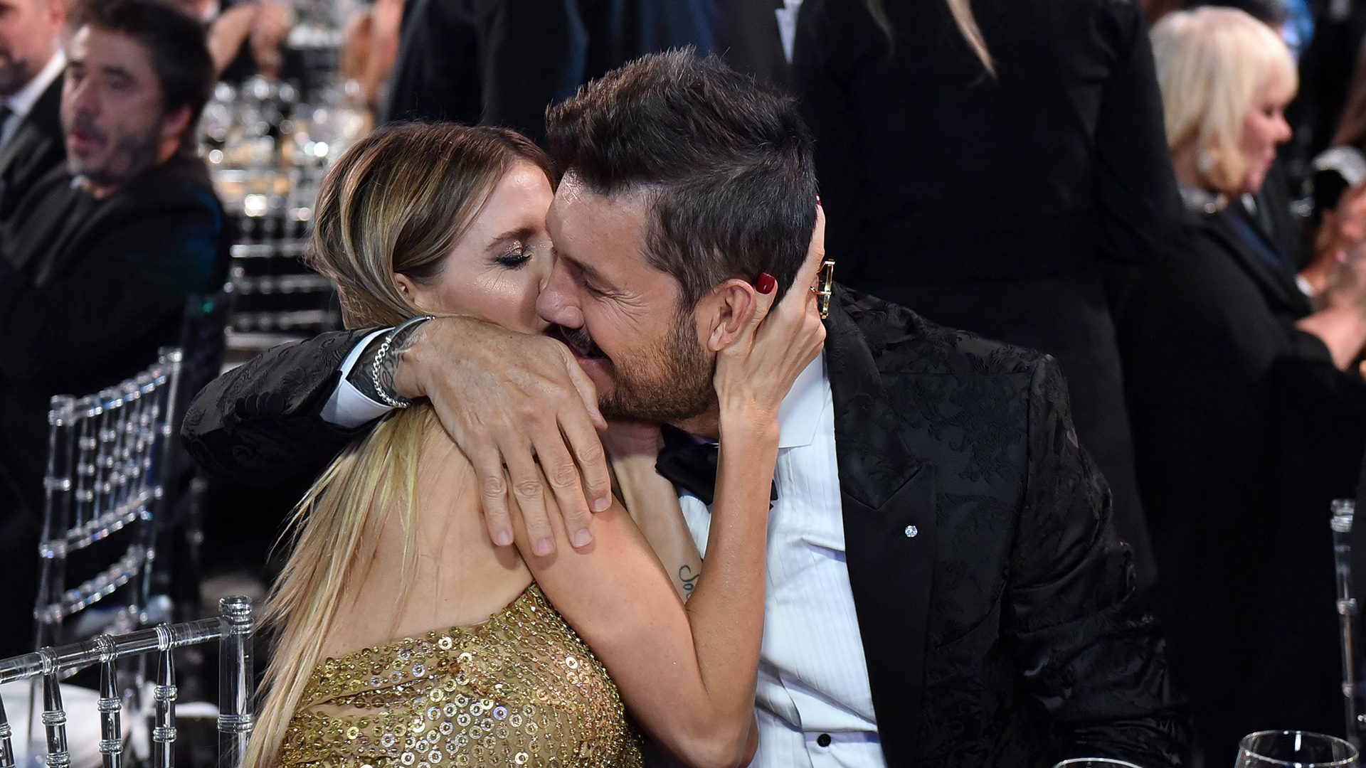 El beso de Guillermina Valdés a Marcelo Tinelli cuando se anunció a ShowMatch como ganador de Mejor Reality