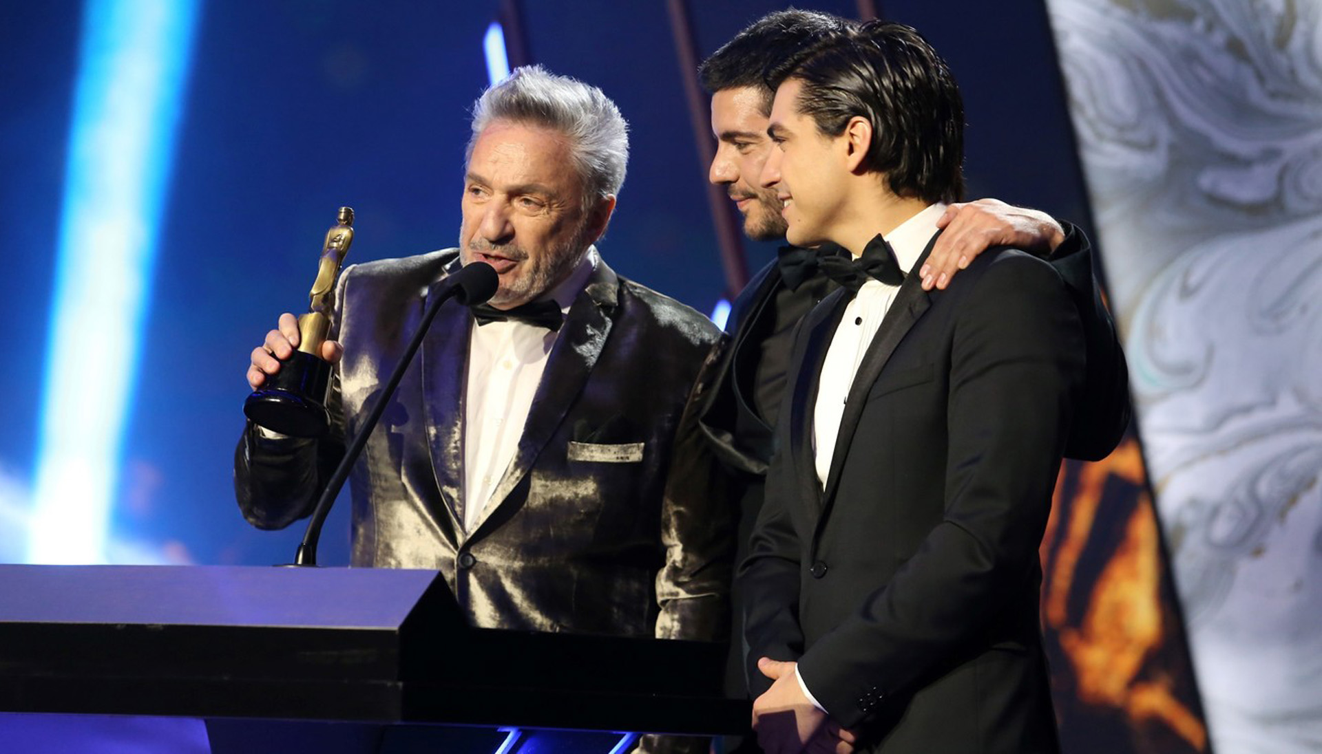 Sandro de América, la serie se llevó el premio a Mejor Unitario y/o Miniserie y lo recibieron Antonio Grimau, Marco Antonio Caponi y Agustín Sullivan