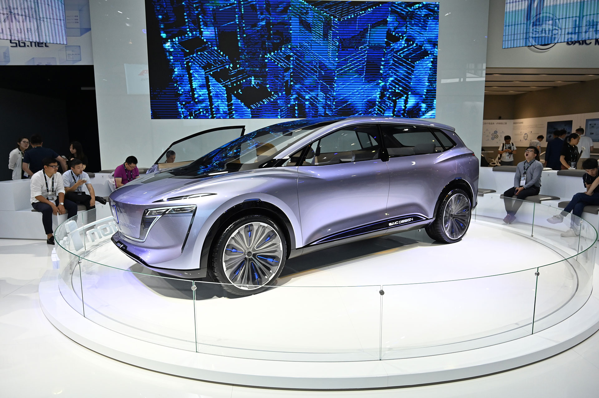 El nuevo modelo de la marca Roewe en el CES Asia 2019. (AFP)