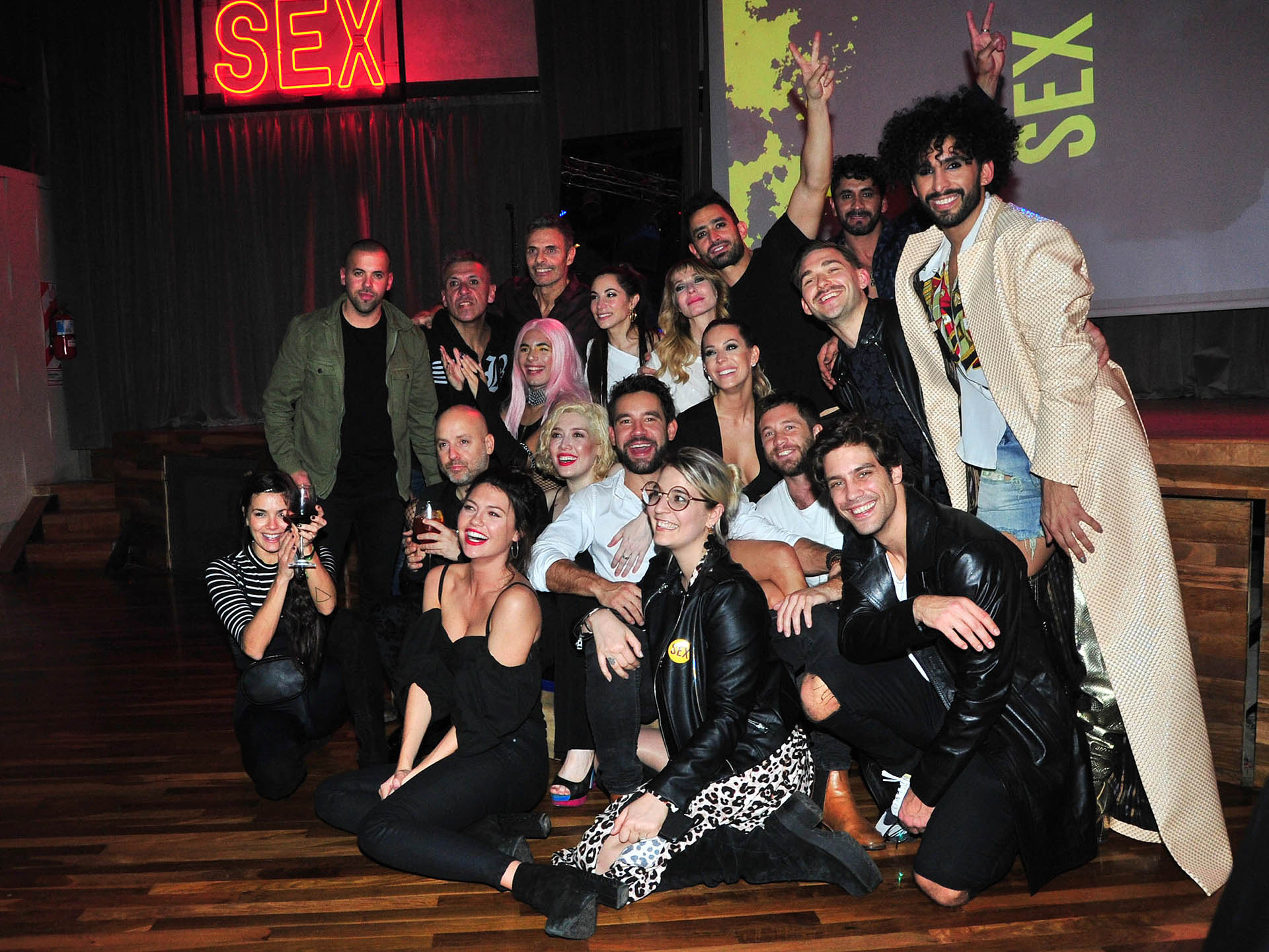 Los famosos que asistieron al evento junto al elenco de la obra de teatro (Verónica Guerman/ Teleshow)