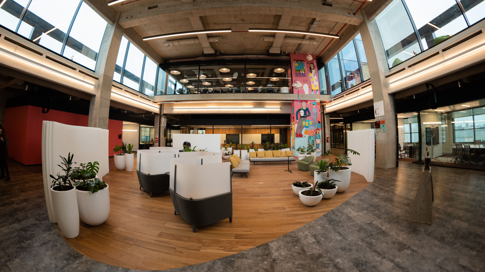 El lugar cuenta con espacio para 2130 puestos de trabajo