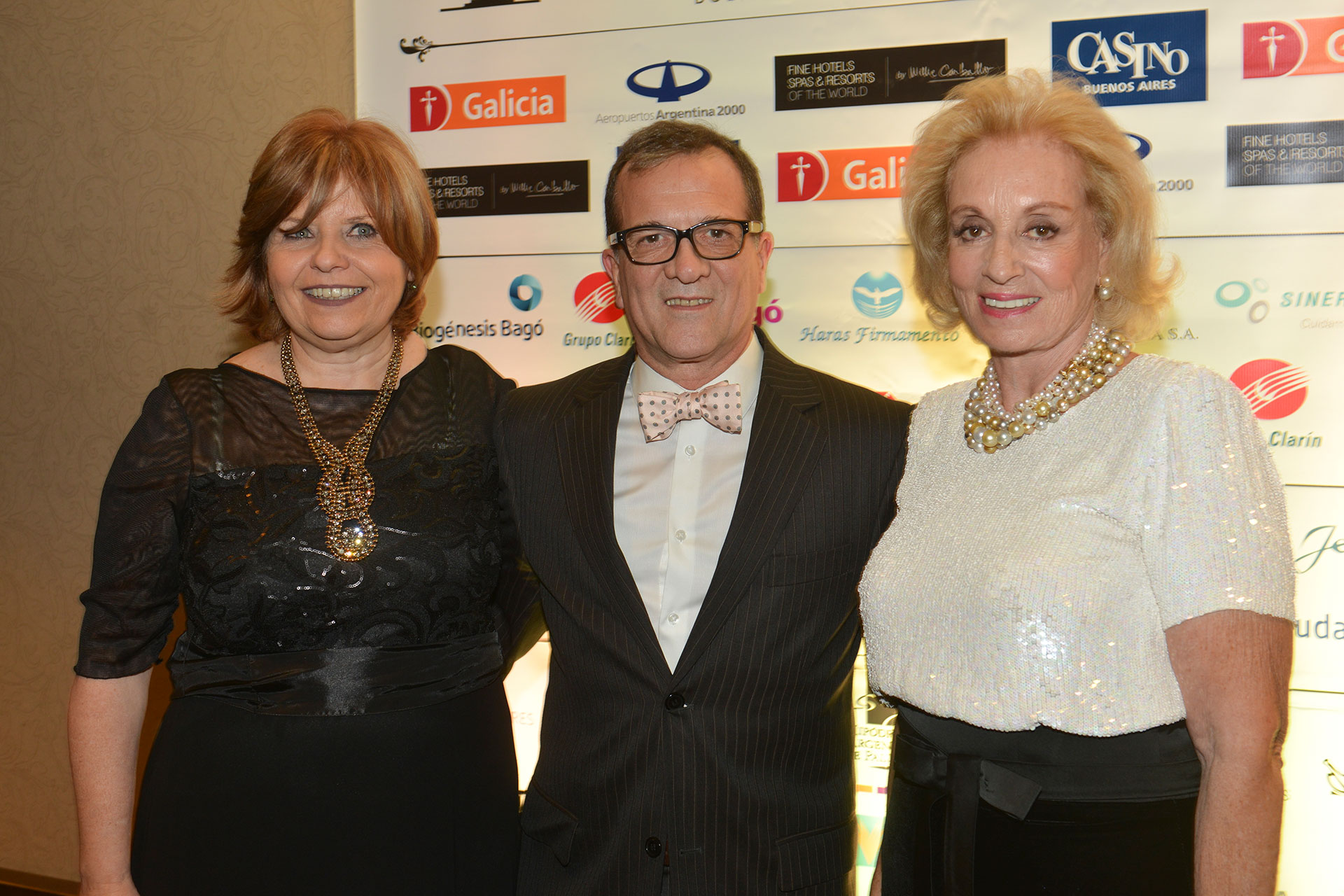 Ana María Bou Pérez, el director del Hospital Fernández, Ignacio Previgliano y Miriam Bagó.