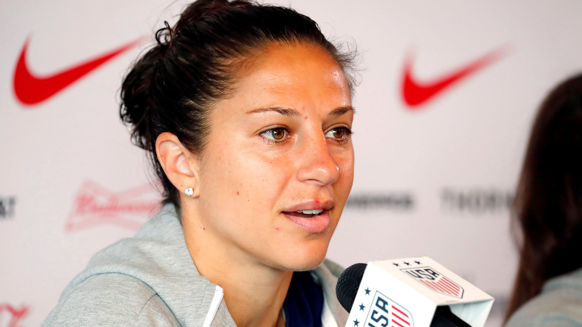Carli Lloyd responde preguntas durante la conferencia de prensa del equipo estadounidense en la Copa Mundial Femenil Francia 2019 en el Hotel Melia La Defense. (Foto: Michael Chow-USA TODAY Sports/File Photo)