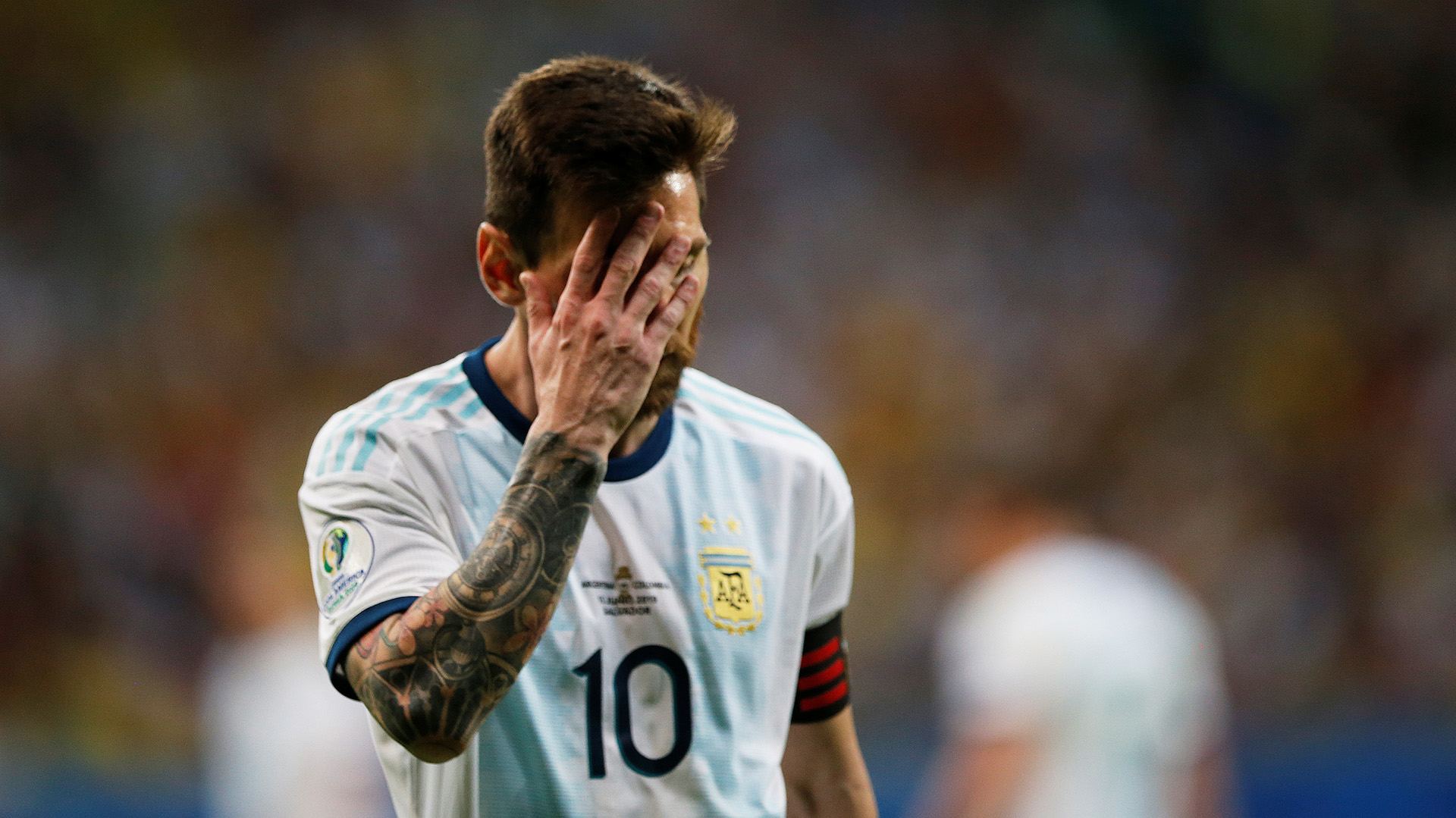 El capitán de la Selección, Lionel Messi, no pudo completar un buen partido con la selección frente al conjunto colombiano (REUTERS/Luisa Gonzalez)