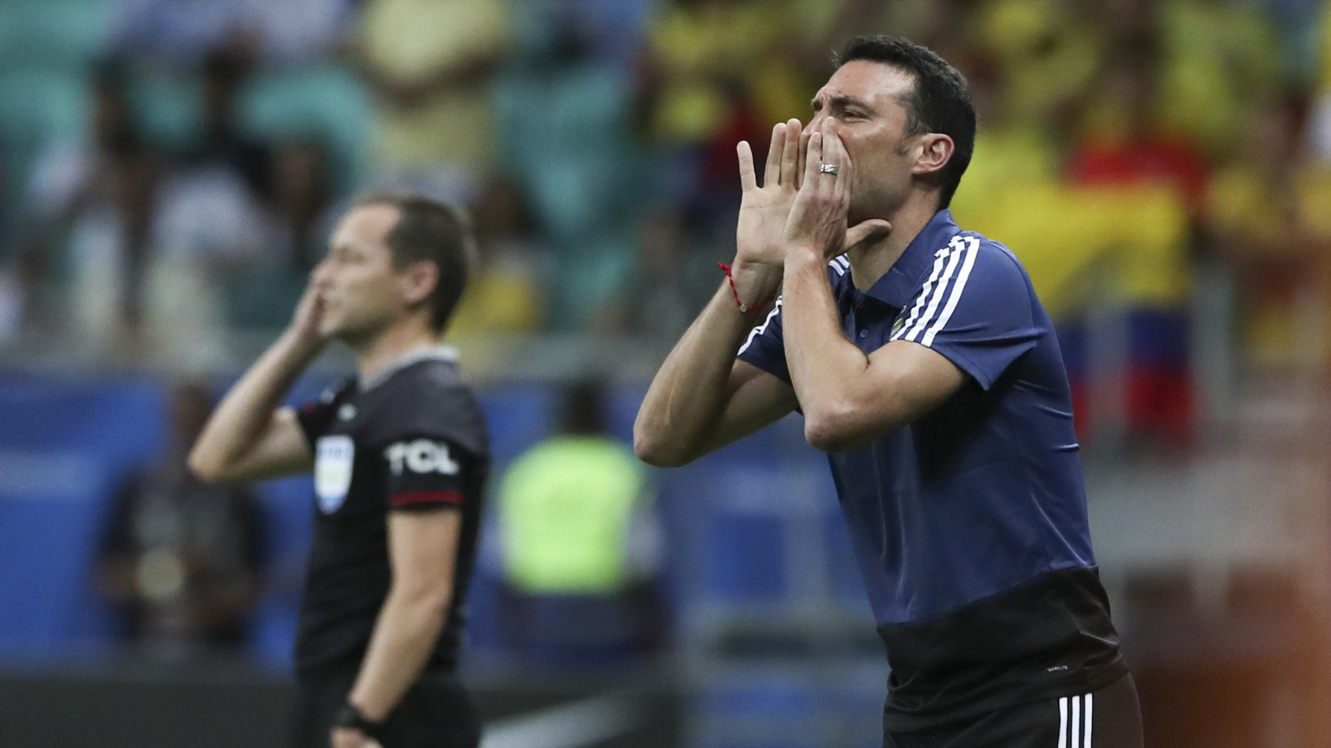 Lionel Scaloni debutó oficialmente como DT del seleccionado argentino con una dura derrota (AP Photo/Ricardo Mazalan)