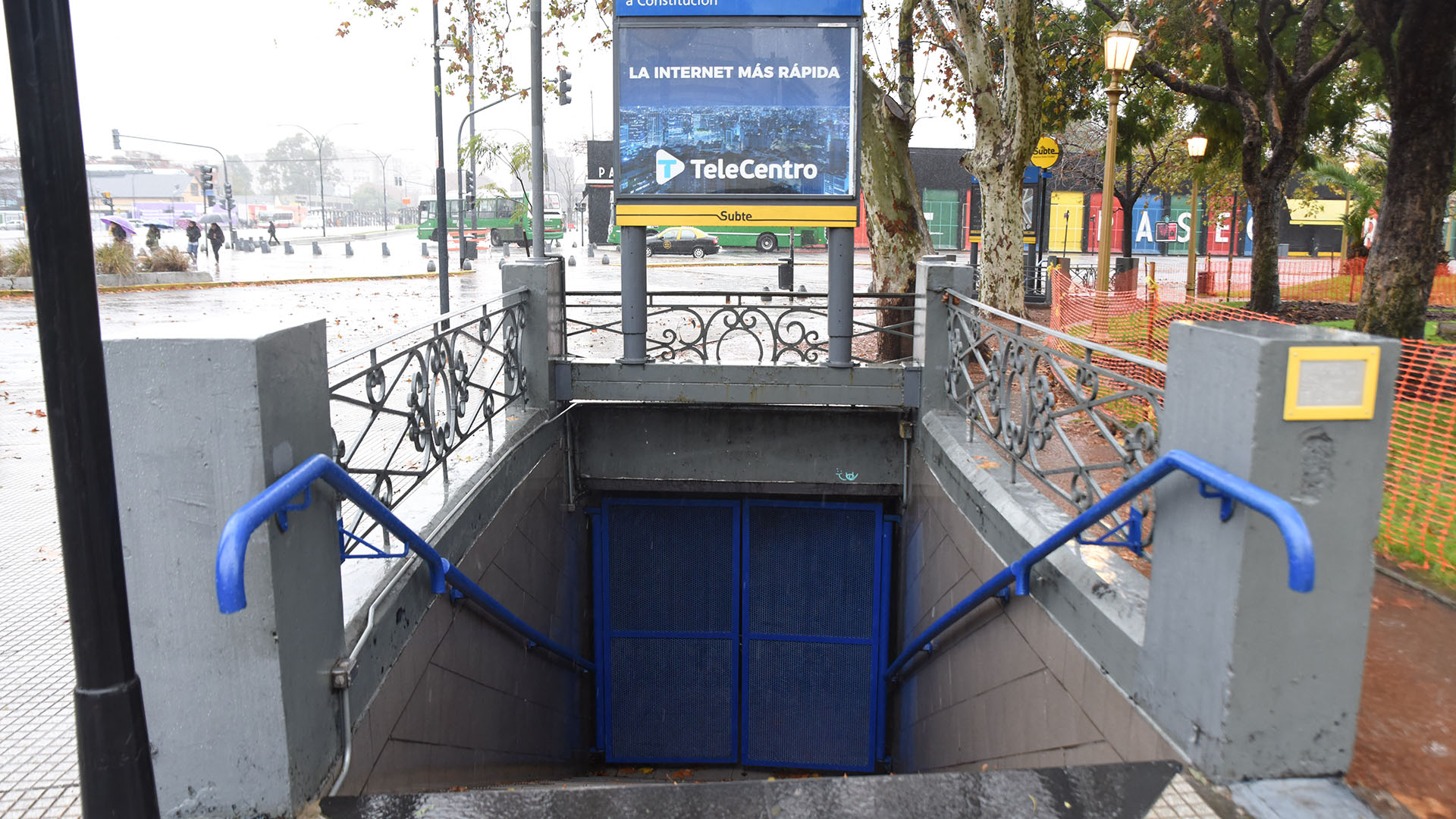A raíz del corte total de energía las líneas de trenes y Subte de la Capital quedaron interrumpidas