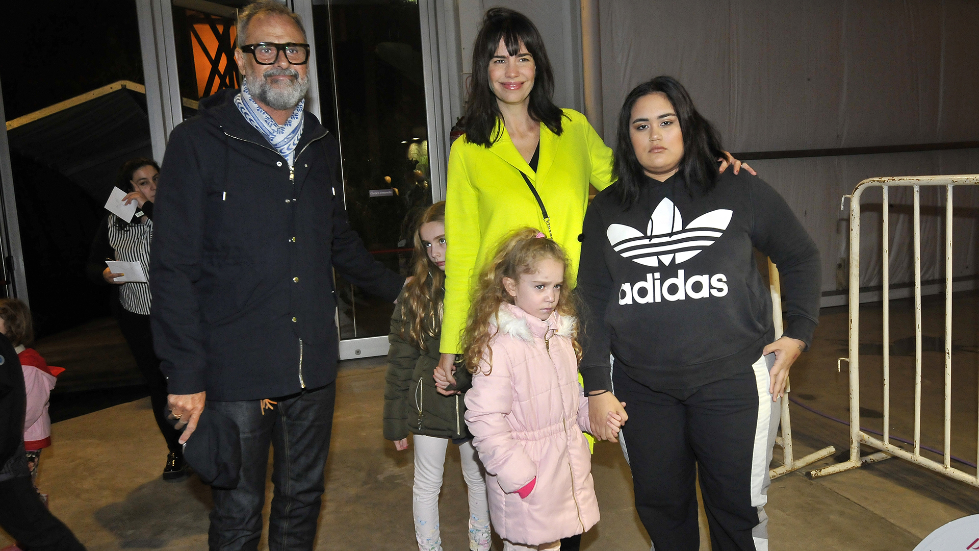 Jorge Rial con su hija Rocío; y Romina Pereiro con sus pequeñas, Emma y Violeta