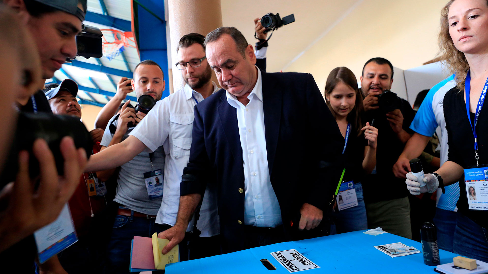El ex director del Sistema Penitenciario de Guatemala y aspirante a la Presidencia por el partido Vamos, Alejandro Giammattei (EFE/Dafne Pérez)