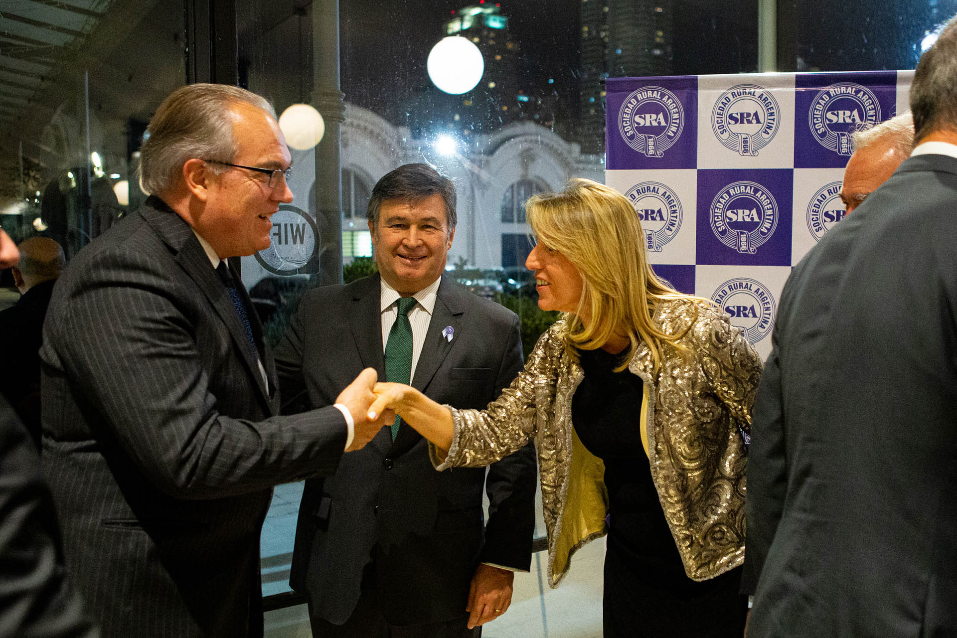 Jürgen Christian Mertens, embajador de Alemania. El titular de la SRA dijo que “el campo en toda su magnitud exportó en 2018 por un valor cercano a los U$S 37.400 millones, lo que representa el 61% total de las exportaciones de bienes de nuestro país”. Y añadió: “Y el potencial es aún mayor, como lo vemos con la cosecha récord que estamos terminado de levantar en 2019”
