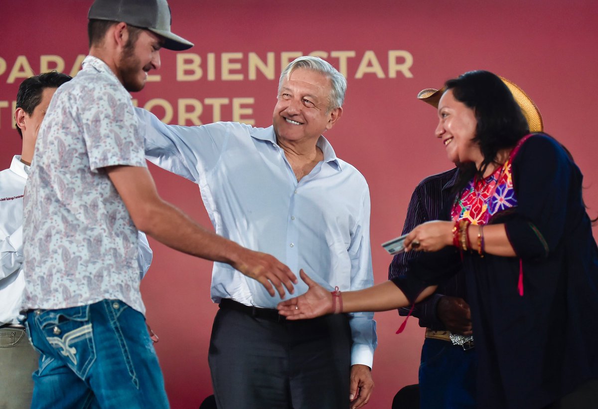 El presidente de México, Andrés Manuel López Obrador desmintió que en lo que va de su sexenio se haya registrado una baja en la creación de nuevos empleos (Foto: Twitter)