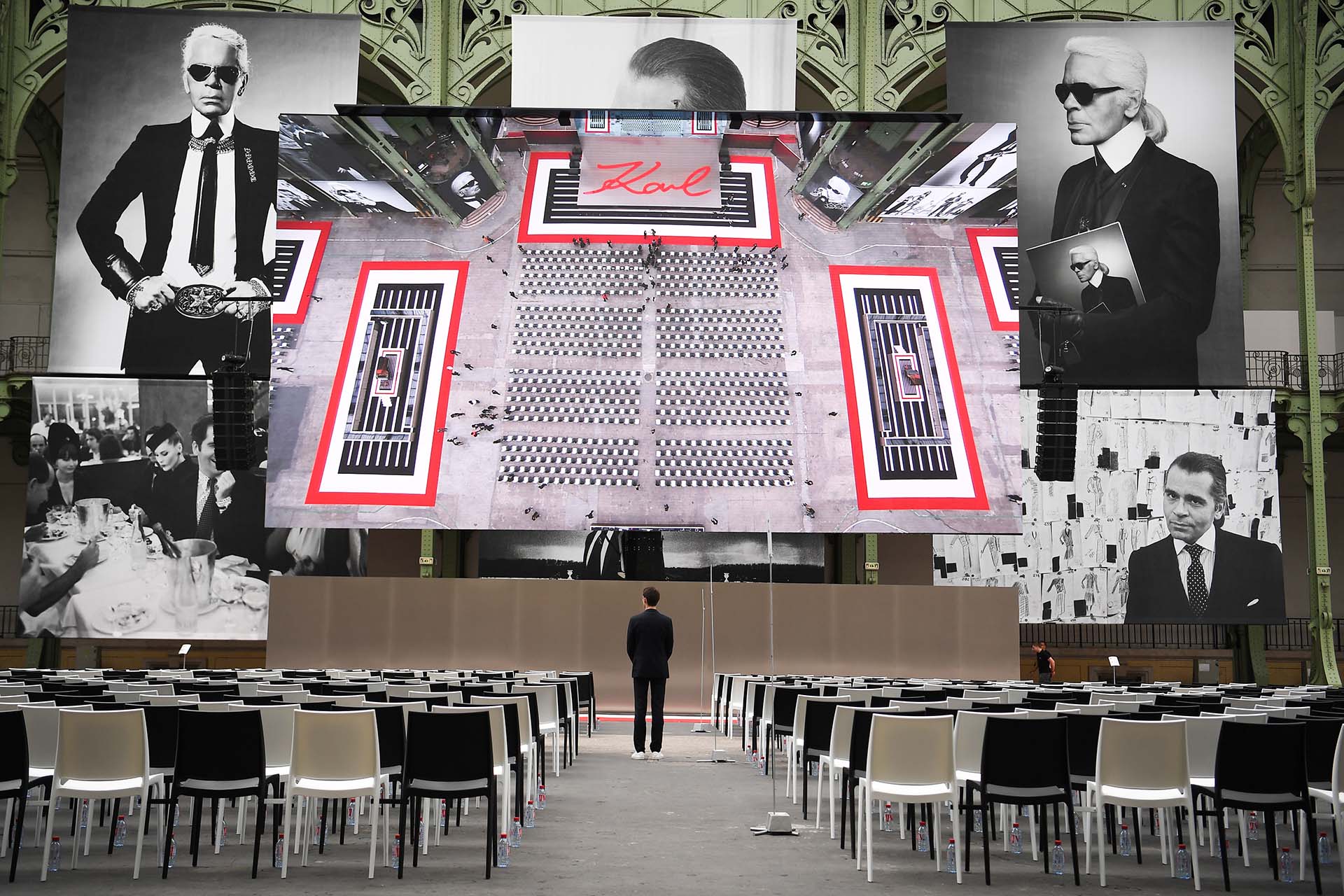 Este es el primer homenaje en público luego de su muerte. El pianista chino Lang Lang, tocó en un piano que Lagerfeld diseñó en el 150º aniversario de la marca Steinway