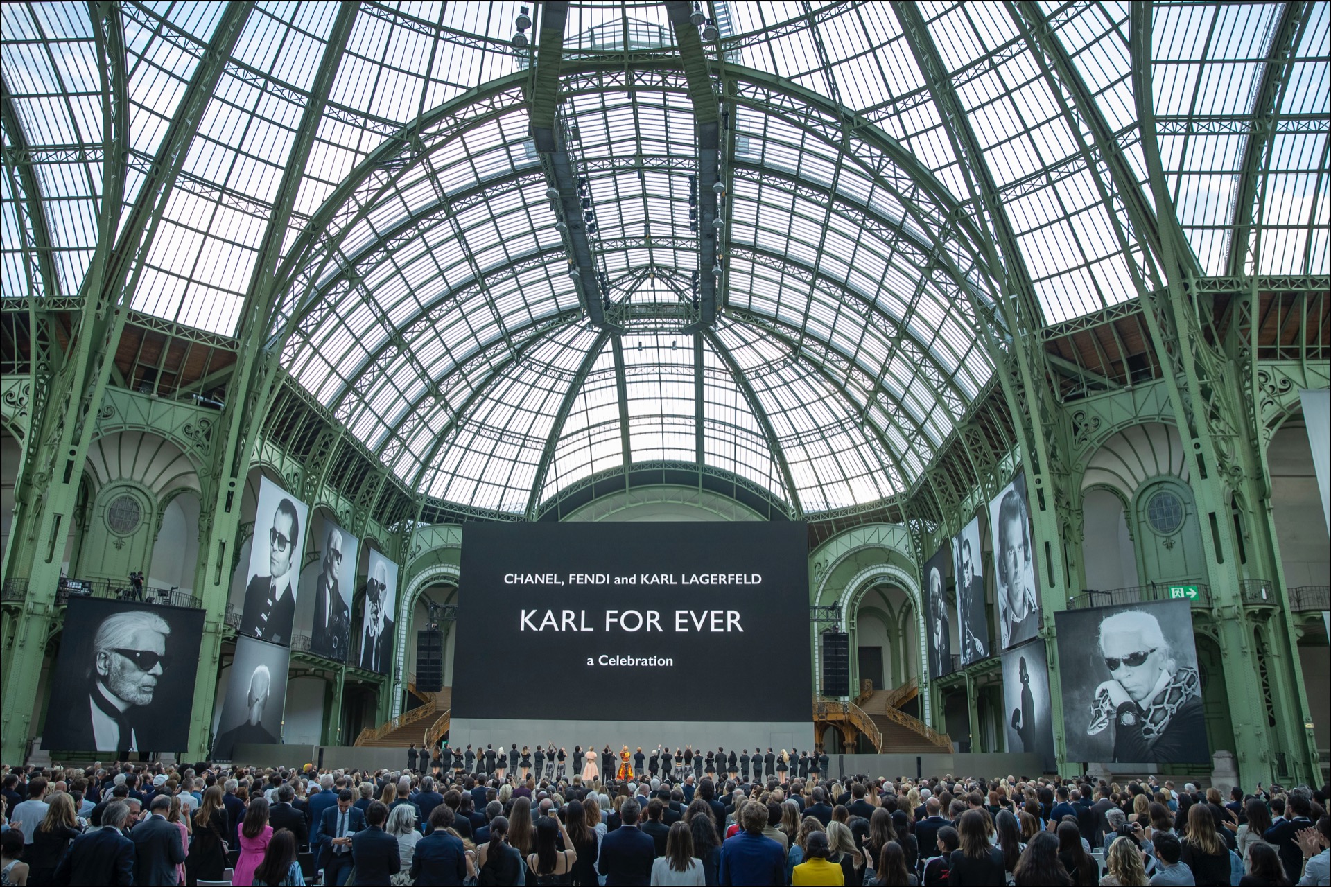 “Karl for ever”, el sentido homenaje en el Grand Palais que le brindaron al káiser.