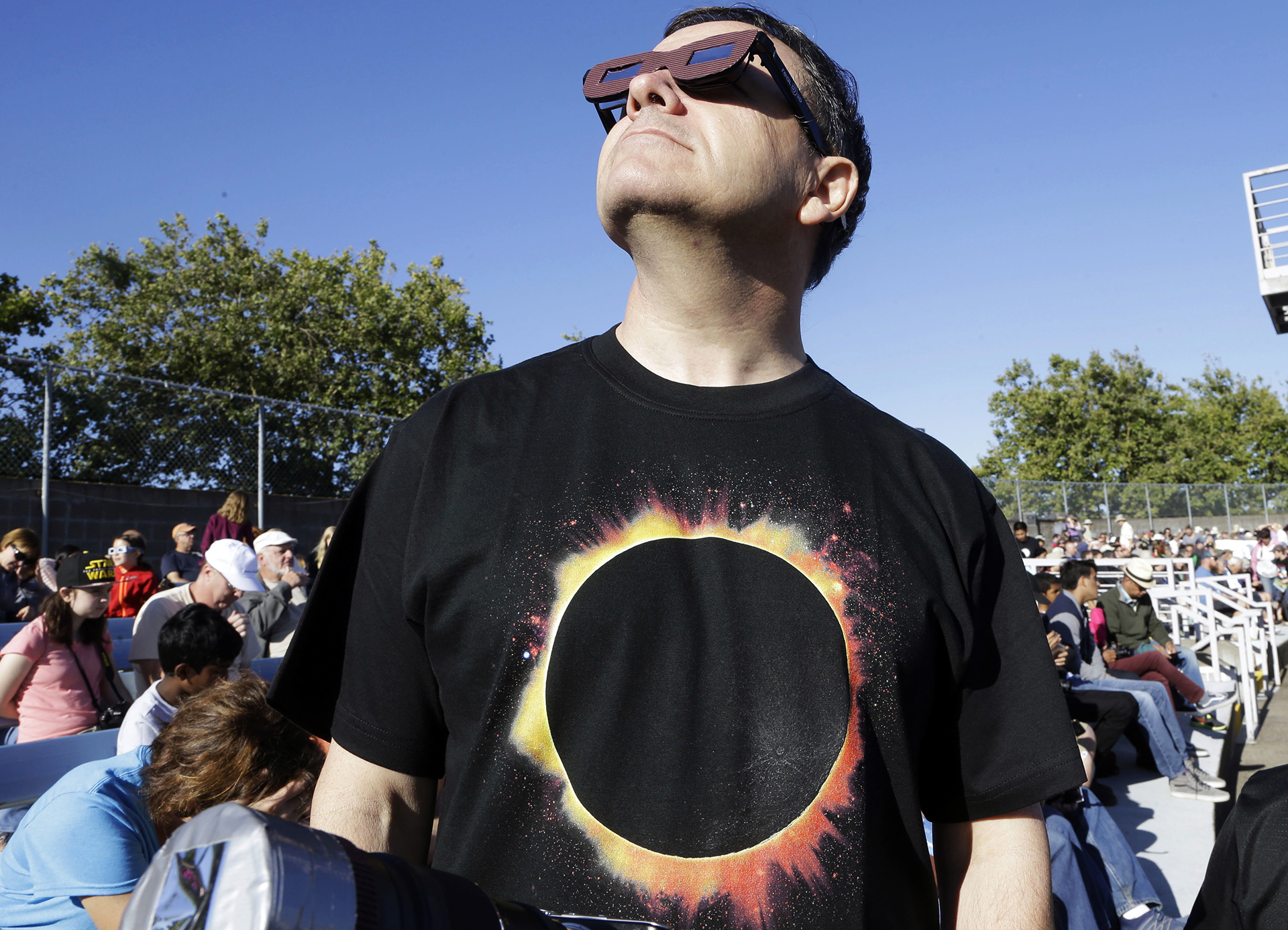Los anteojos fabricados por Eclipse Gear ya están disponibles en el país. Se pueden encontrar en los diferentes puntos de Open 25 HS, Carrefour, Frávega y en las tiendas online de Garbarino