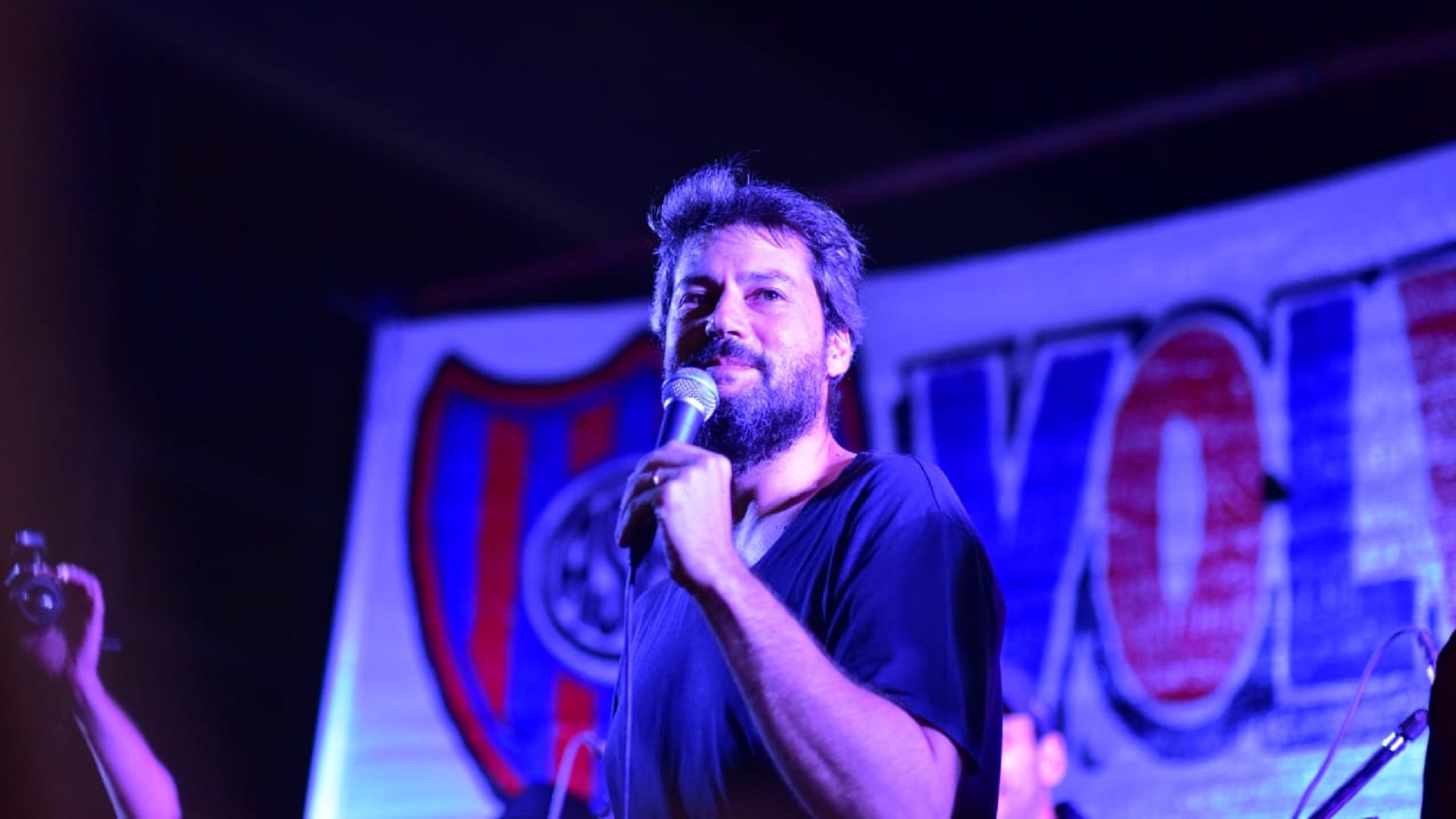 Matías Lammens, presidente de San Lorenzo habló ante una multitud