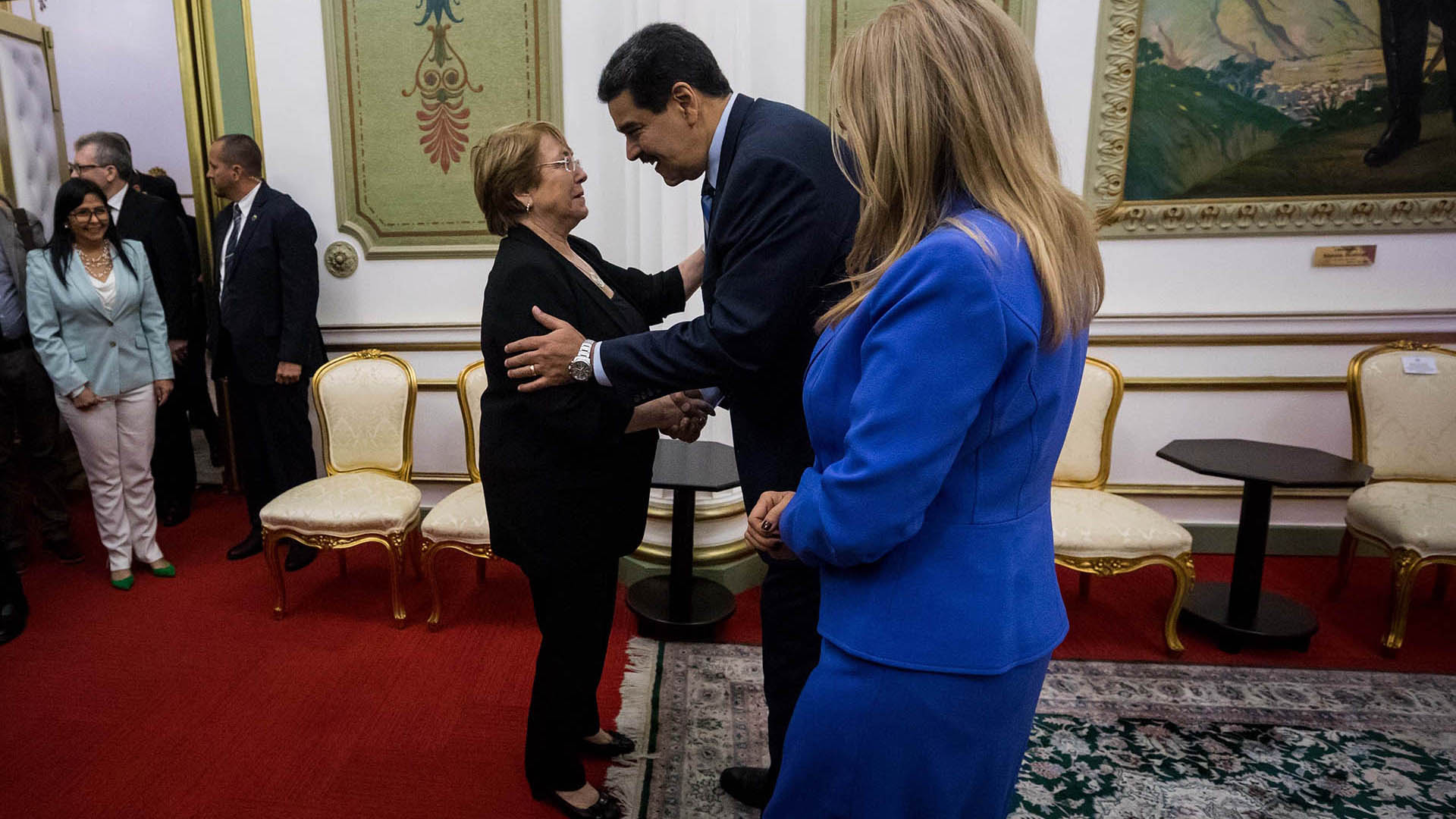 Maduro y la primera dama de Venezuela, Cilia Flores, junto a Michelle Bachelet (EFE)