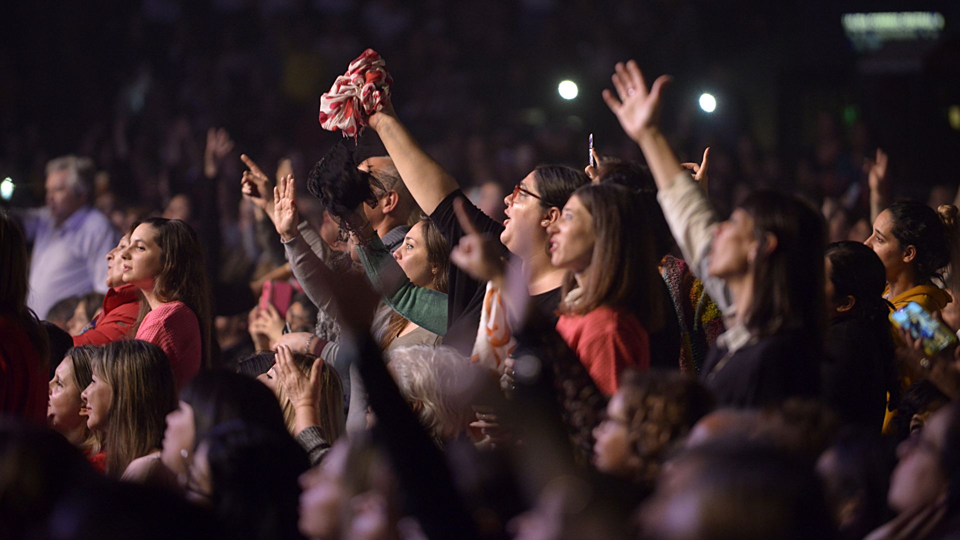 Incondicionales: las admiradoras del cantante