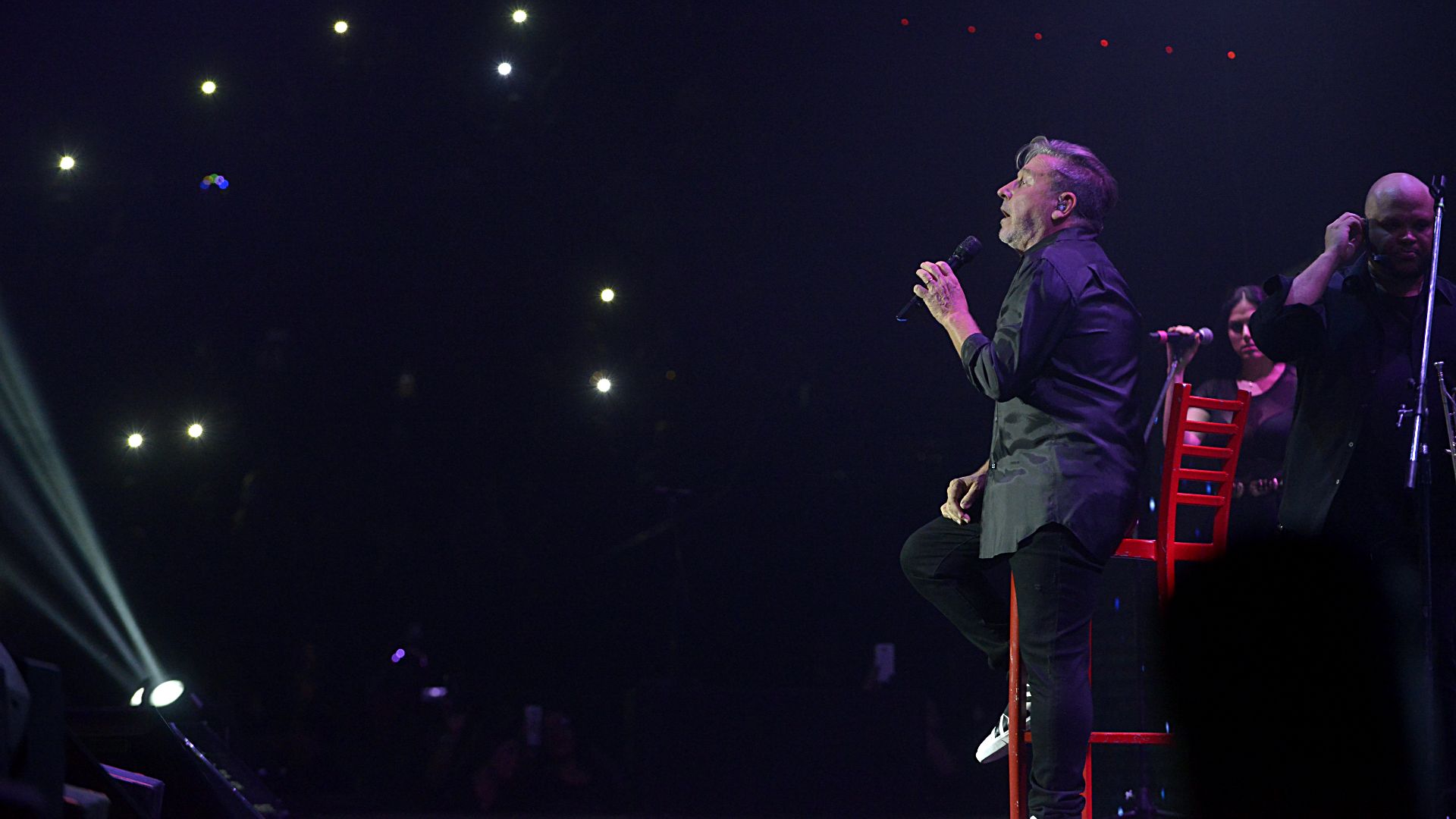 Héctor Reglero, tal su verdadero nombre, se encuentra presentando las canciones de su nuevo disco de estudio, “Montaner”