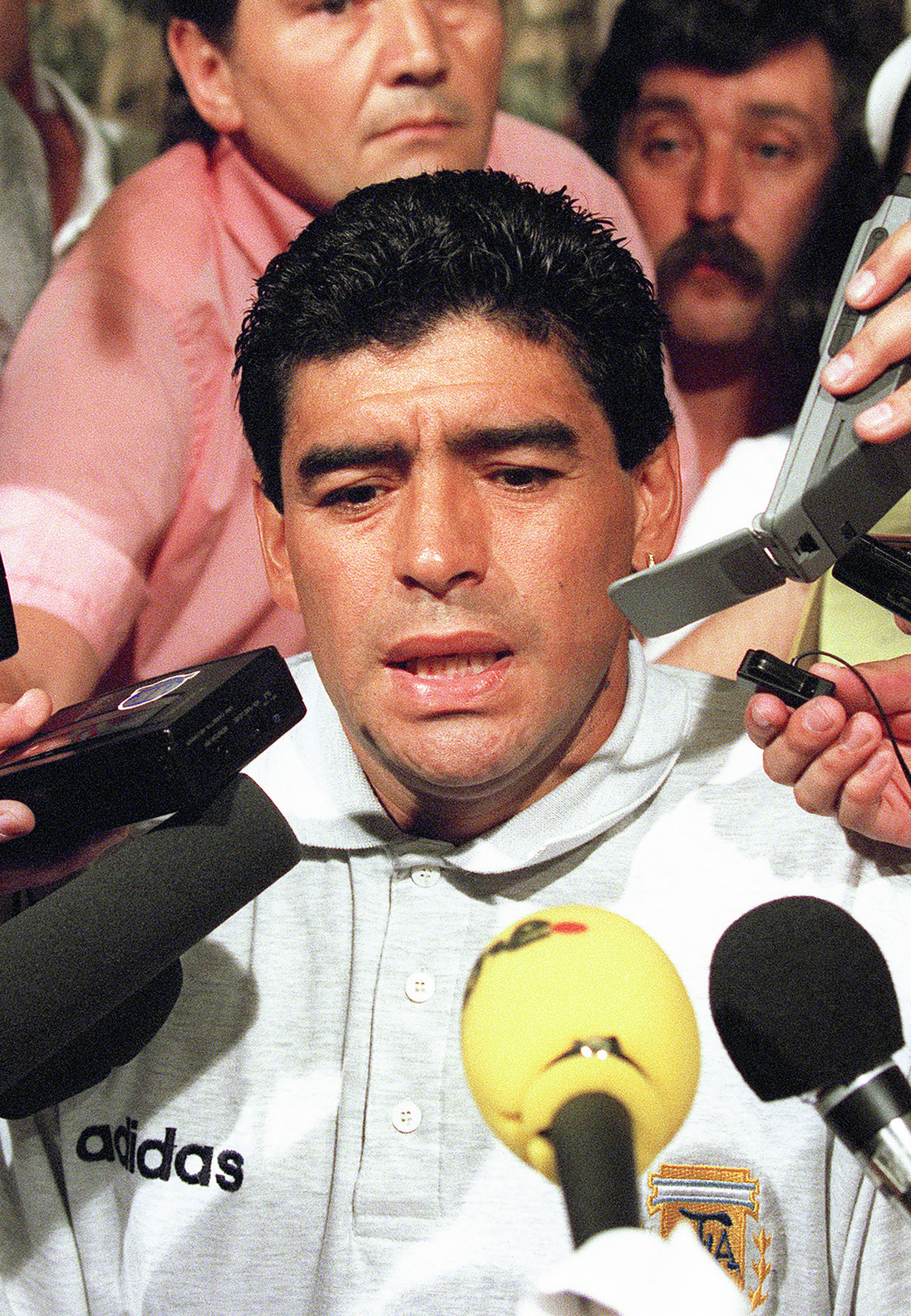 Maradona en Dallas después de su doping positivo en 1994. (Foto MIKE NELSON / AFP)
