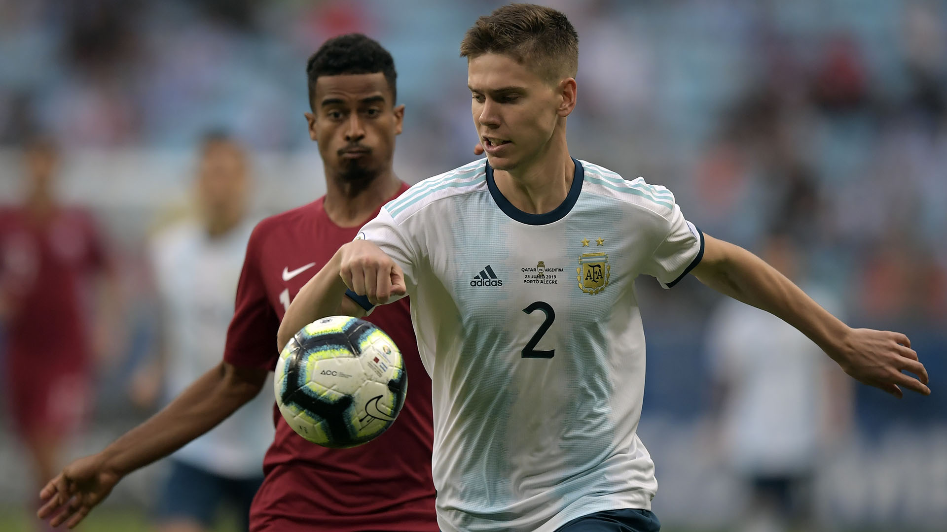 Foyth tuvo algunas imprecisiones en defensa y entró Germán Pezzella en su lugar en el ST