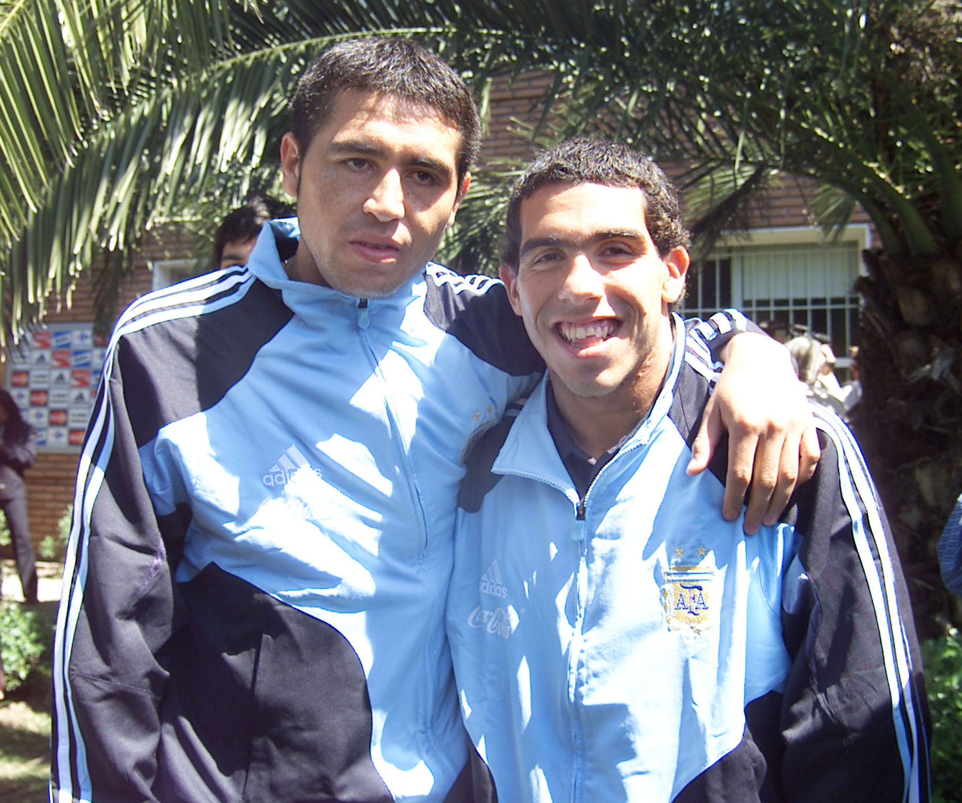 Junto a Carlos Tevez, en un entrenamiento con la Selección (NA)