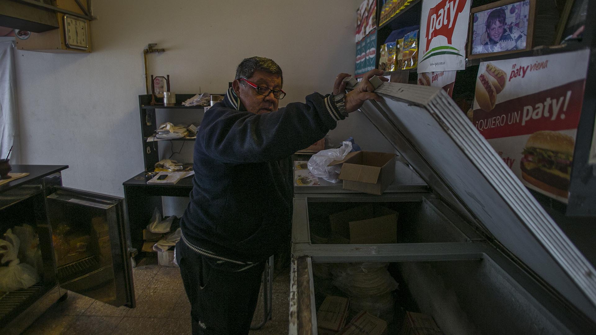 Muchos dueños de locales debieron tirar a la basura gran parte de su mercadería