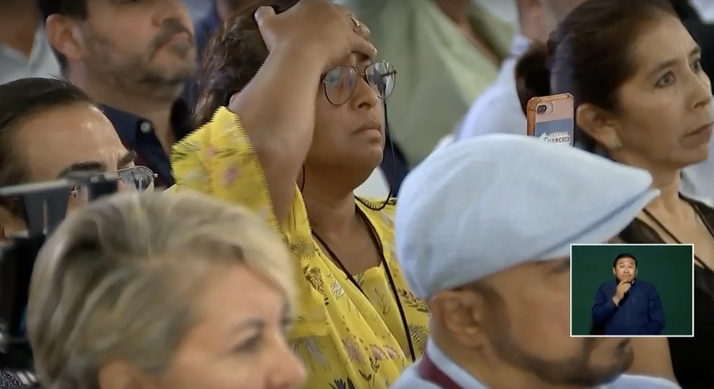 La mujer no quedó contenta con la respuesta del presidente mexicano (Foto: Captura de pantalla)