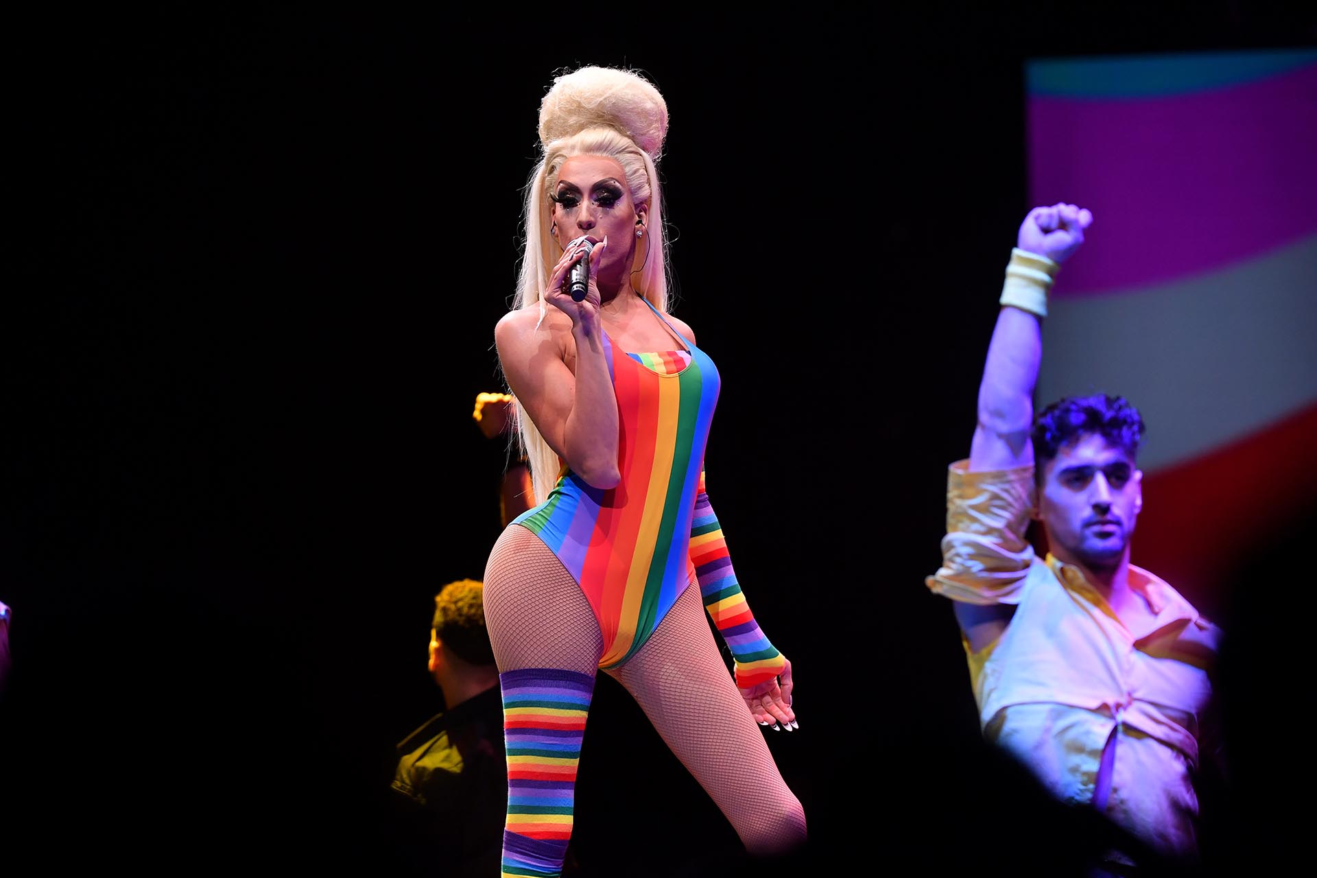 Alaska Thunderfuck brilló con su performance en el escenario durante la apertura del WorldPride 2019 en el Barclays Center de Brooklyn en Nueva York el 26 de junio