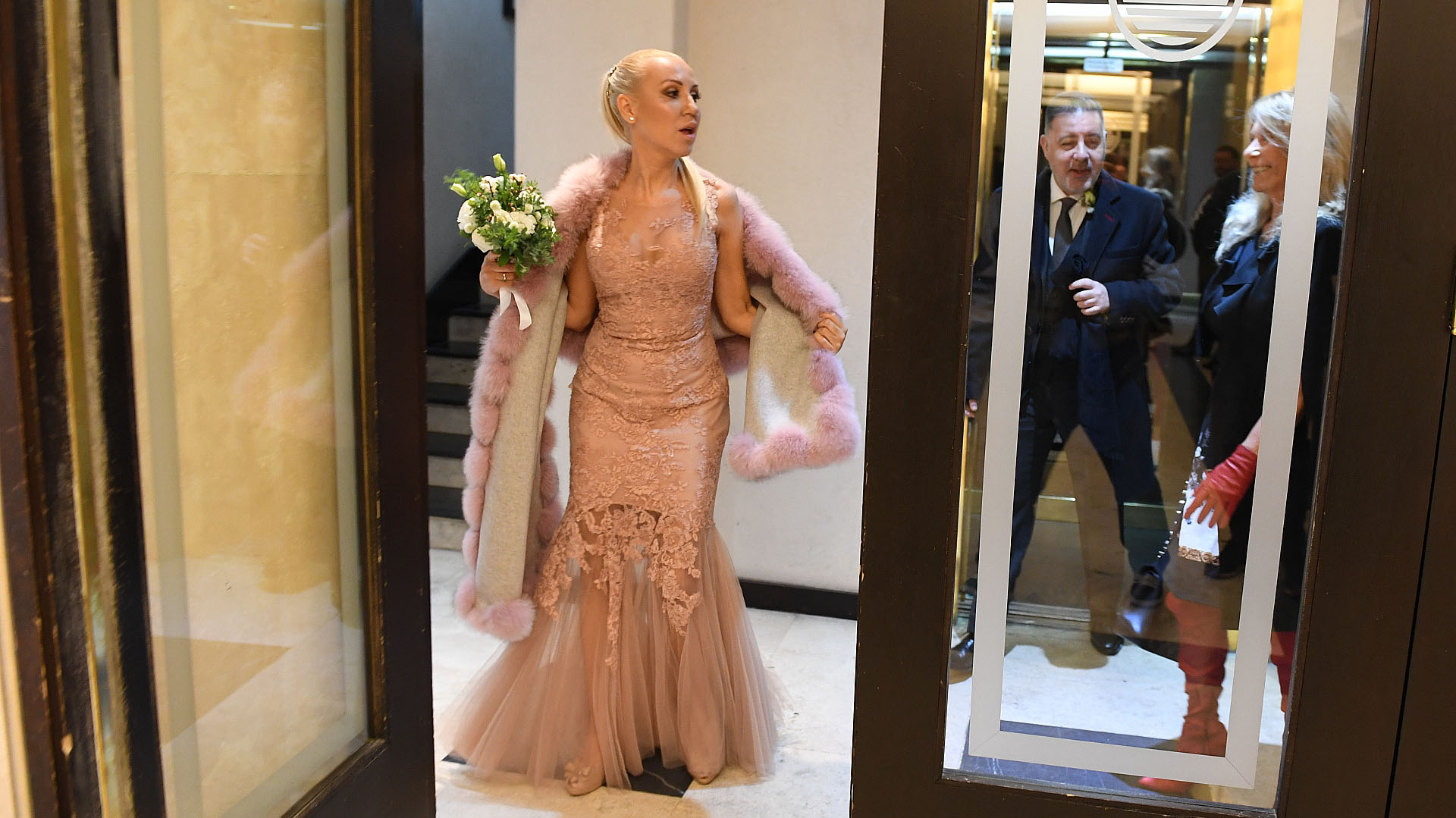 María Laura de Lillo contrató a una diseñadora española para que confeccione el vestido