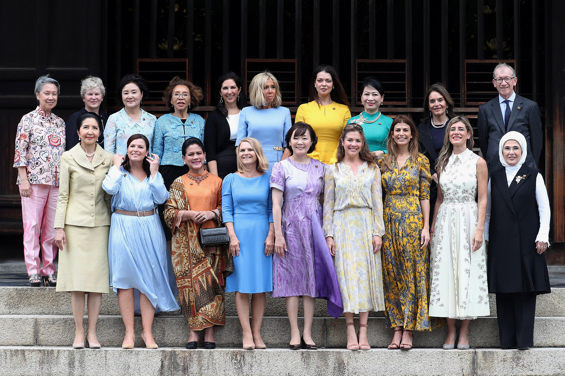 El matrimonio presidencial llegó a Osaka para acudir a la Cumbre del G20. Este año, se celebró en Japón. Juliana Awada participó del programa de acompañantes