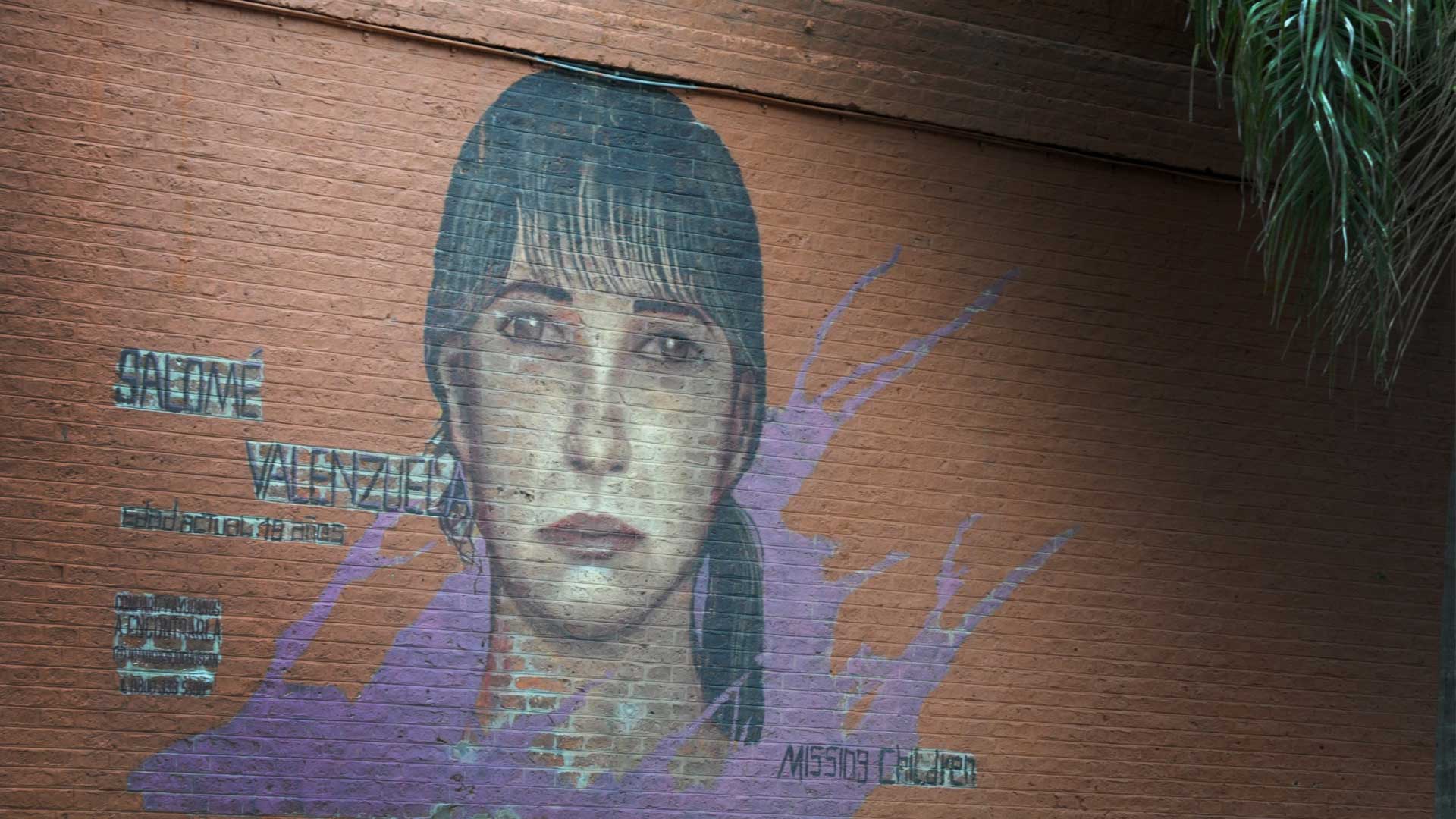 “Las miradas de esos dibujos interpelan: parece que pidieran que los buscaran”, dice la presidenta de Missing Children. Foto: Fernando Calzada.