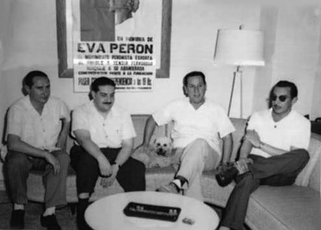 Vandor, Cooke, Perón y Framini. El líder justicialista había dicho en una carta a José Aonso : “El enemigo principal es Vandor y su trenza… hay que darles con todo y a la cabeza, sin tregua ni cuartel. En política, no se puede herir, hay que matar”.