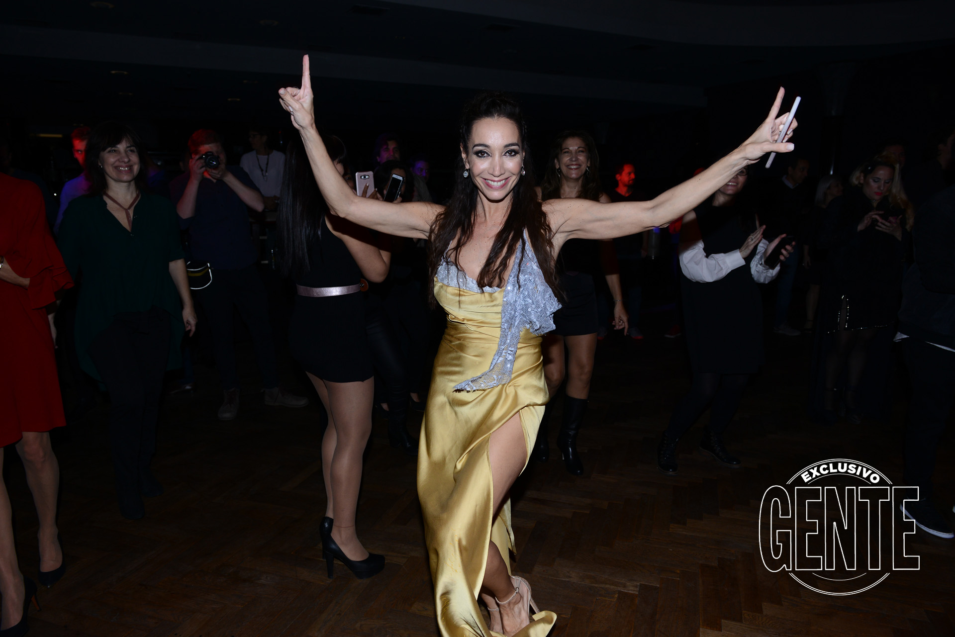 Esplendida y radiante, así lució la bailarina que celebró junto a familiares y amigos.