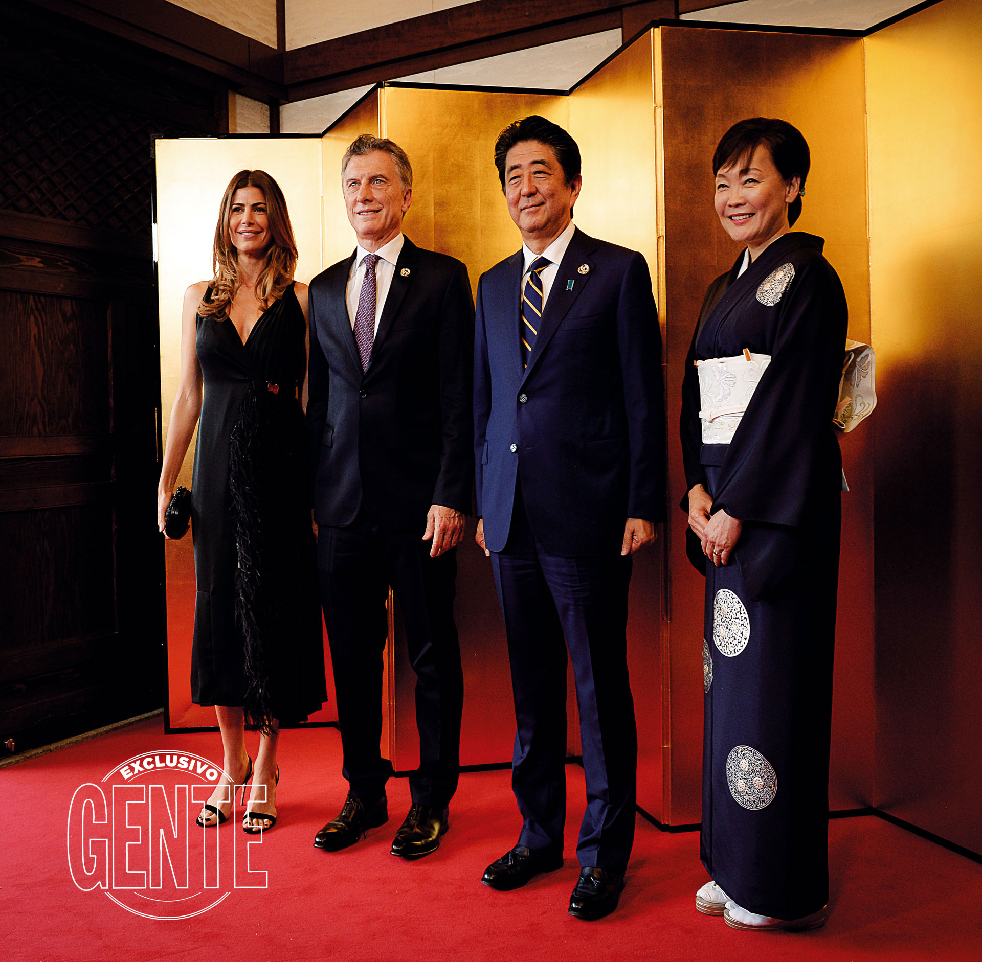 El viernes y sábado pasados, durante la reunión de la cumbre del G20, con los jefes de Estado y de Gobierno en Japón, Juliana deslumbró con su total black look a cargo de Prada y sus características sandalias desnudas.