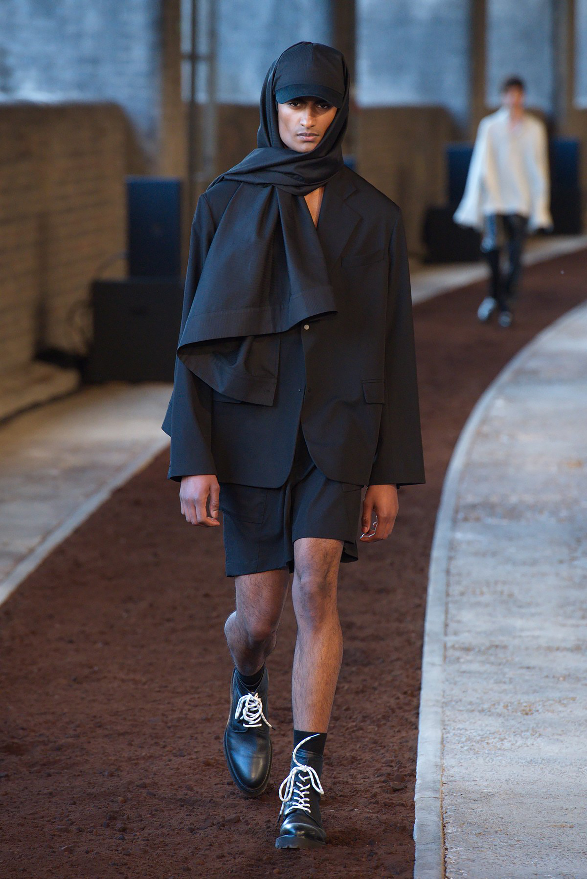 Las colecciones de Qasimi se mostraron en la última London Fashion Week Men y están disponible internacionalmente en 50 tiendas, 30 ciudades, 15 países