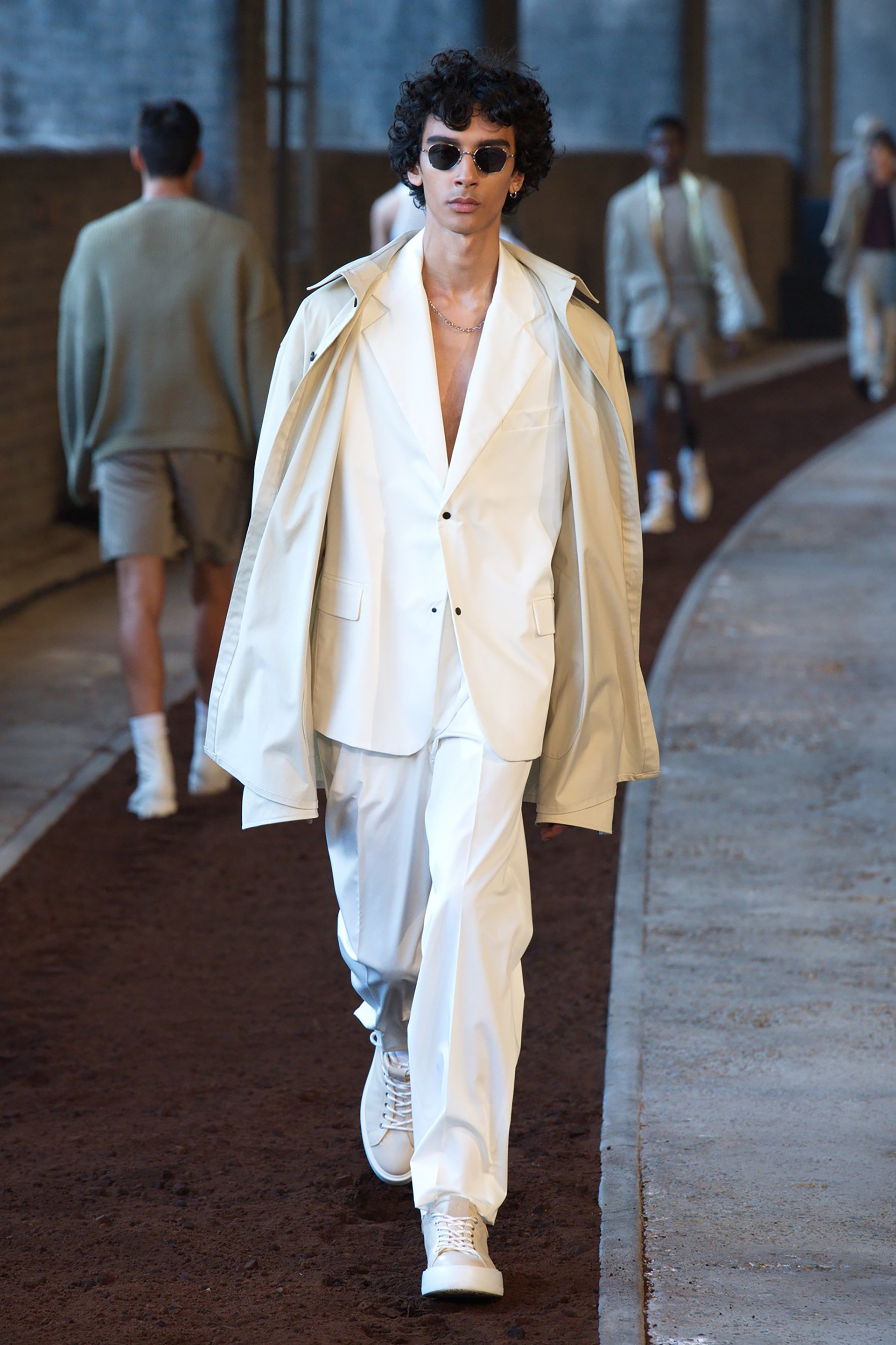Ahí aprendió el oficio de diseñar estructuras y encontró la vocación de diseñar ropa. Desde la Association School of Architecture emprendió rumbo hacia la prestigiosa universidad de moda, Central Saint Martins, donde aprendió costura. Lanzó su sello Qasimi Homme varios años después, en 2008