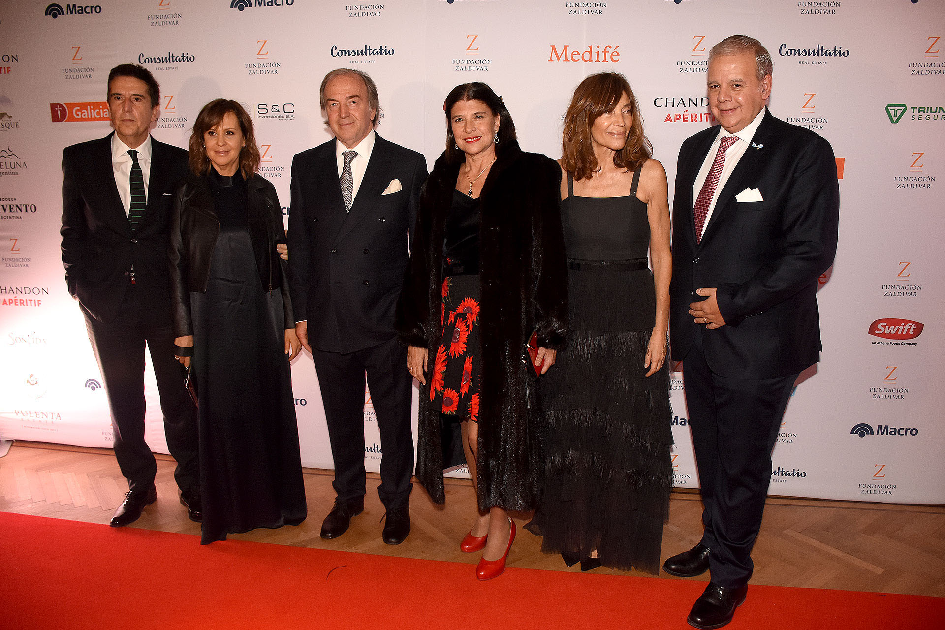 Carlos Melconian, su mujer, Roberto Zaldivar, Marta Diez, Estela Zaldivar y Alejandro Enrique Caride, médico