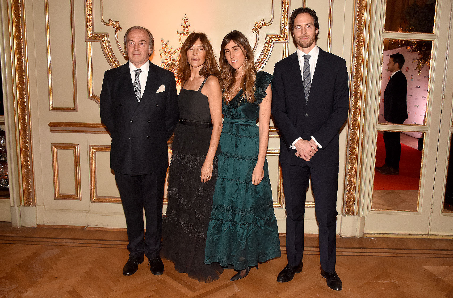 Postal familiar completa, la famila Zaldivar