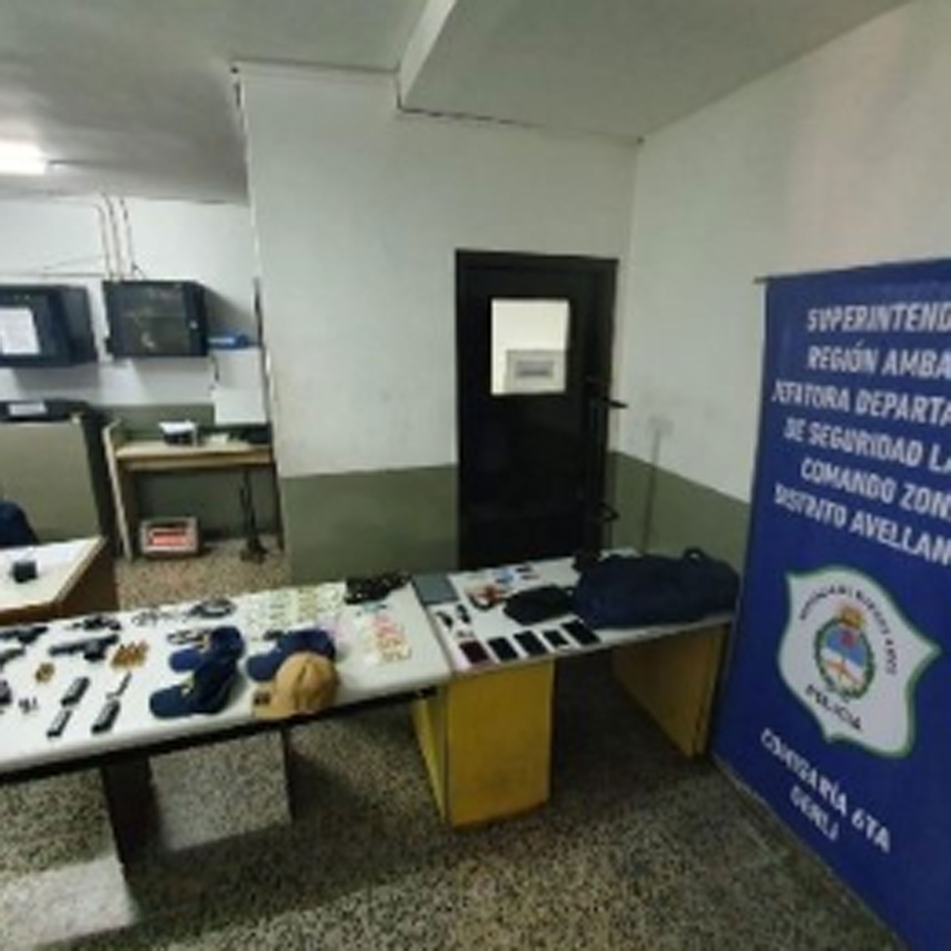 Parte del material secuestrado en Avellaneda