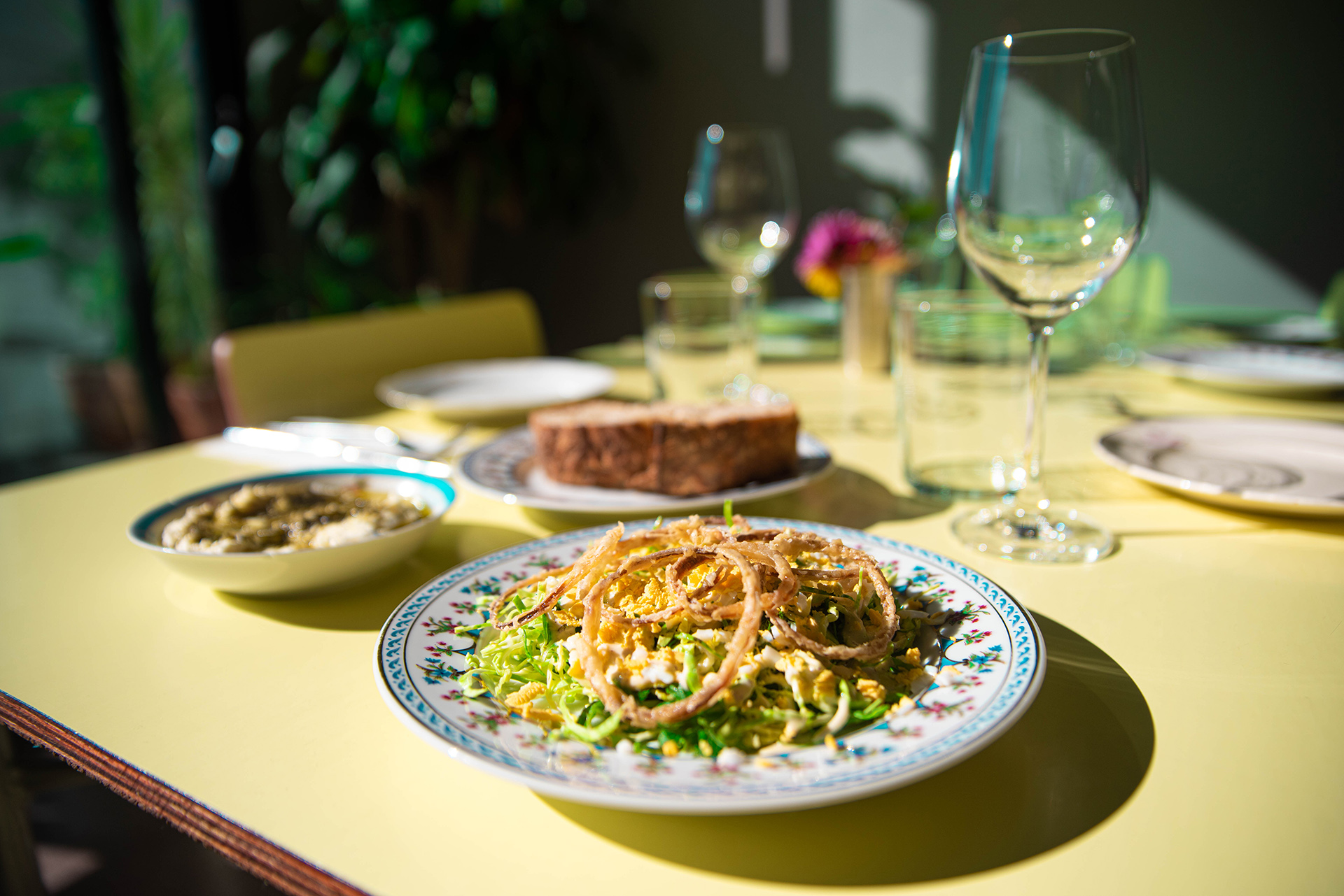 La idea detrás del famoso brunch de los domingos del restaurante a puertas cerradas es la de recrear aquella reconfortante sensación de llegar a casa y encontrar la mesa servida