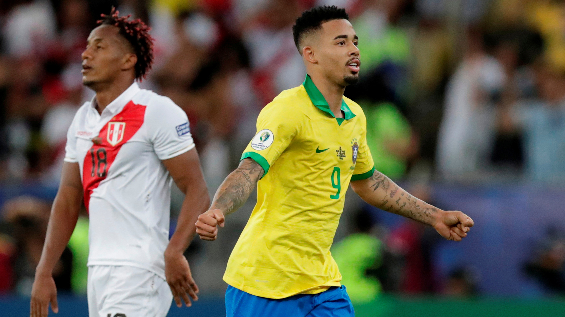 Gabriel Jesus fue el autor del 2-1 para Brasil, cuando finalizaba el primer tiempo (REUTERS)