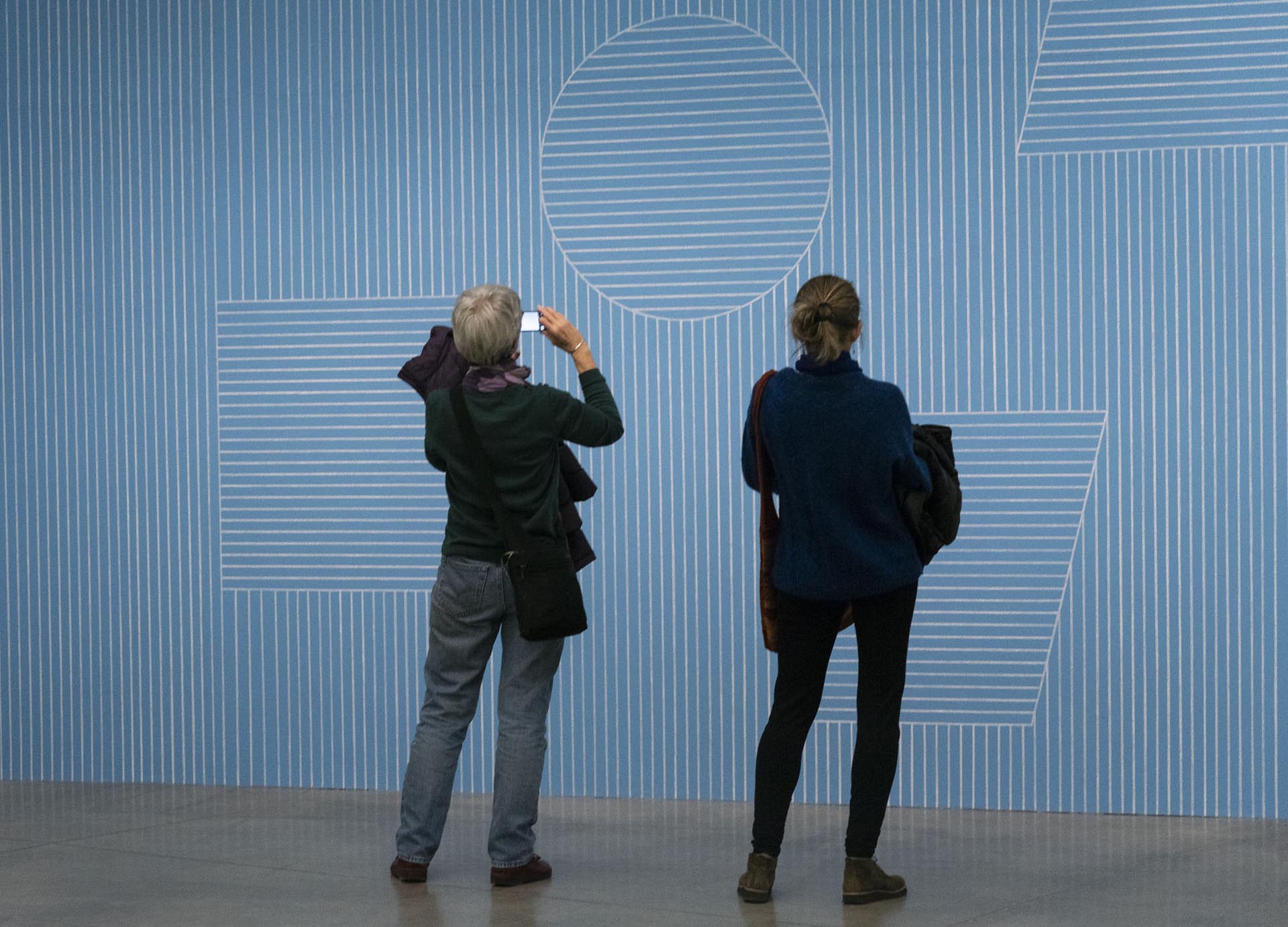 “Wall Drawing #332”, dibujado por primera vez en mayo de 1980, por Sol LeWitt