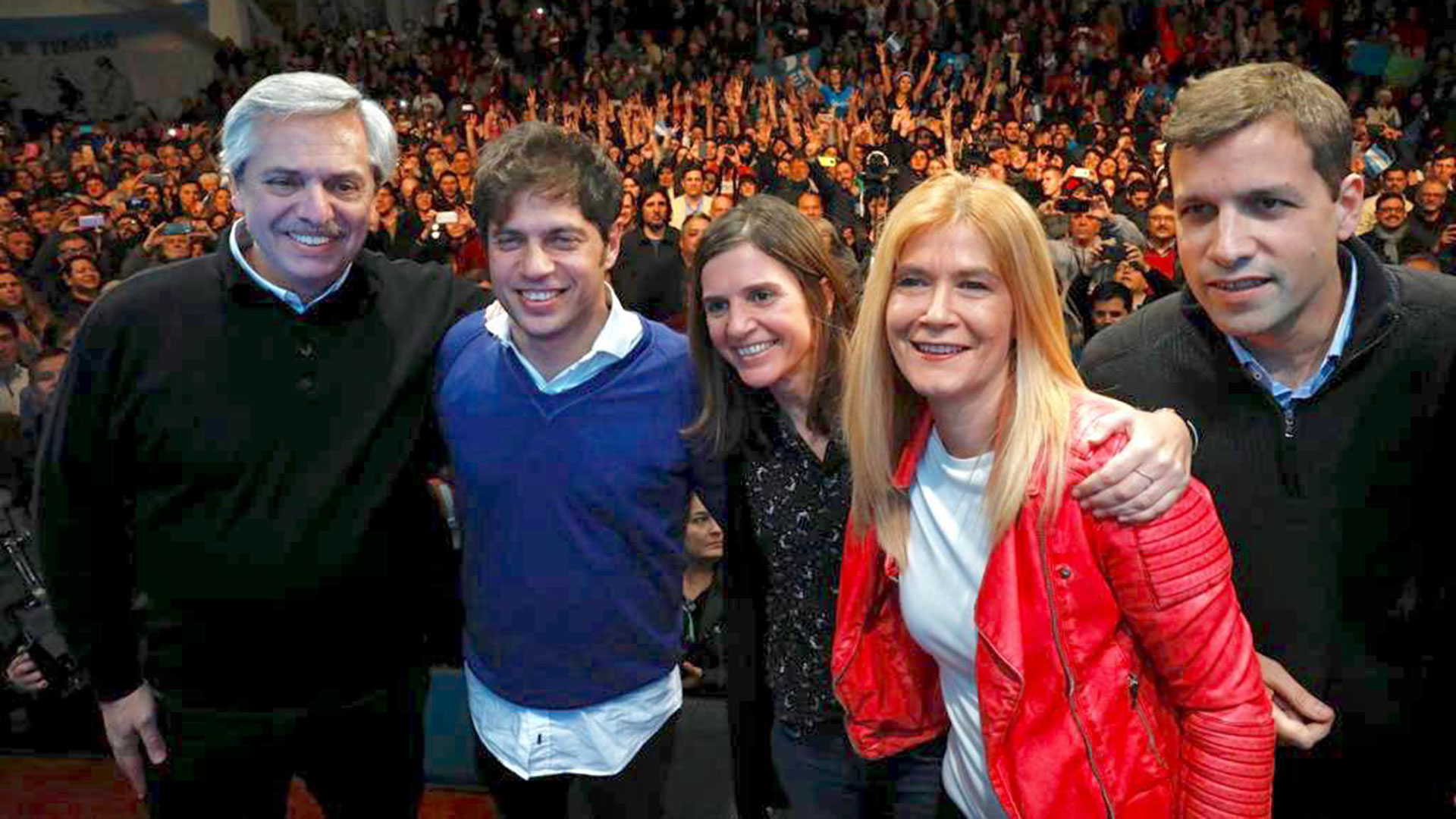 Axel Kicillof junto a Alberto Fernández, Verónica Magario y otros precandidatos bonaerenses.